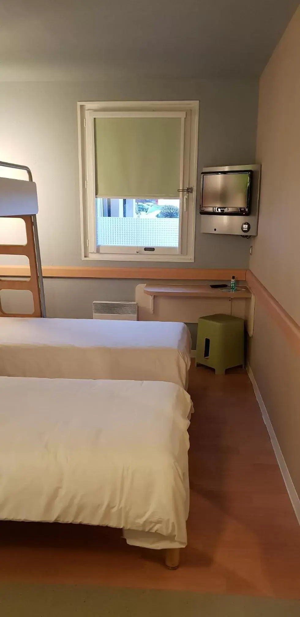 Bedroom, Bed in Ibis budget Verdun