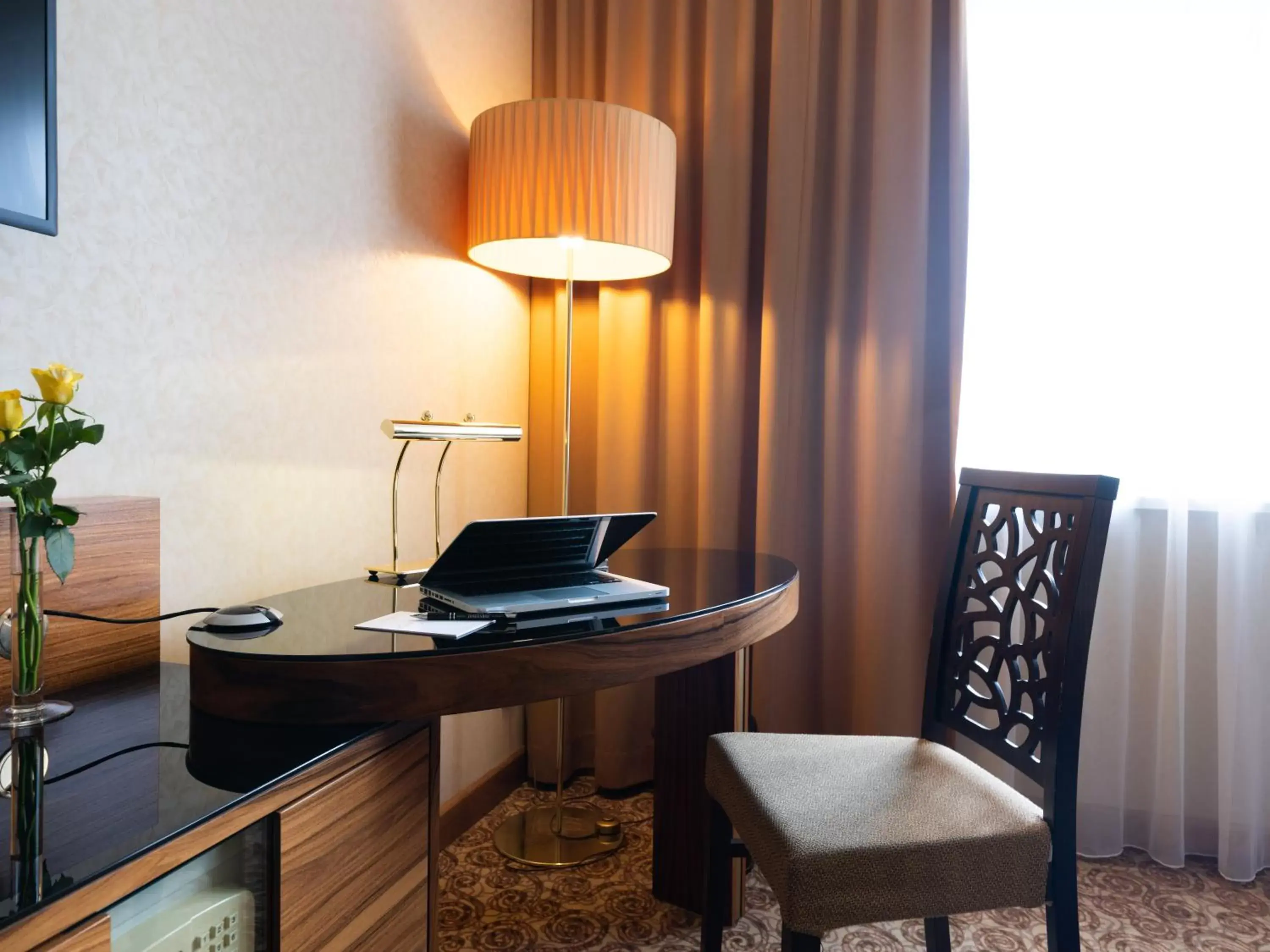 Seating area, TV/Entertainment Center in Hotel Josefshof am Rathaus