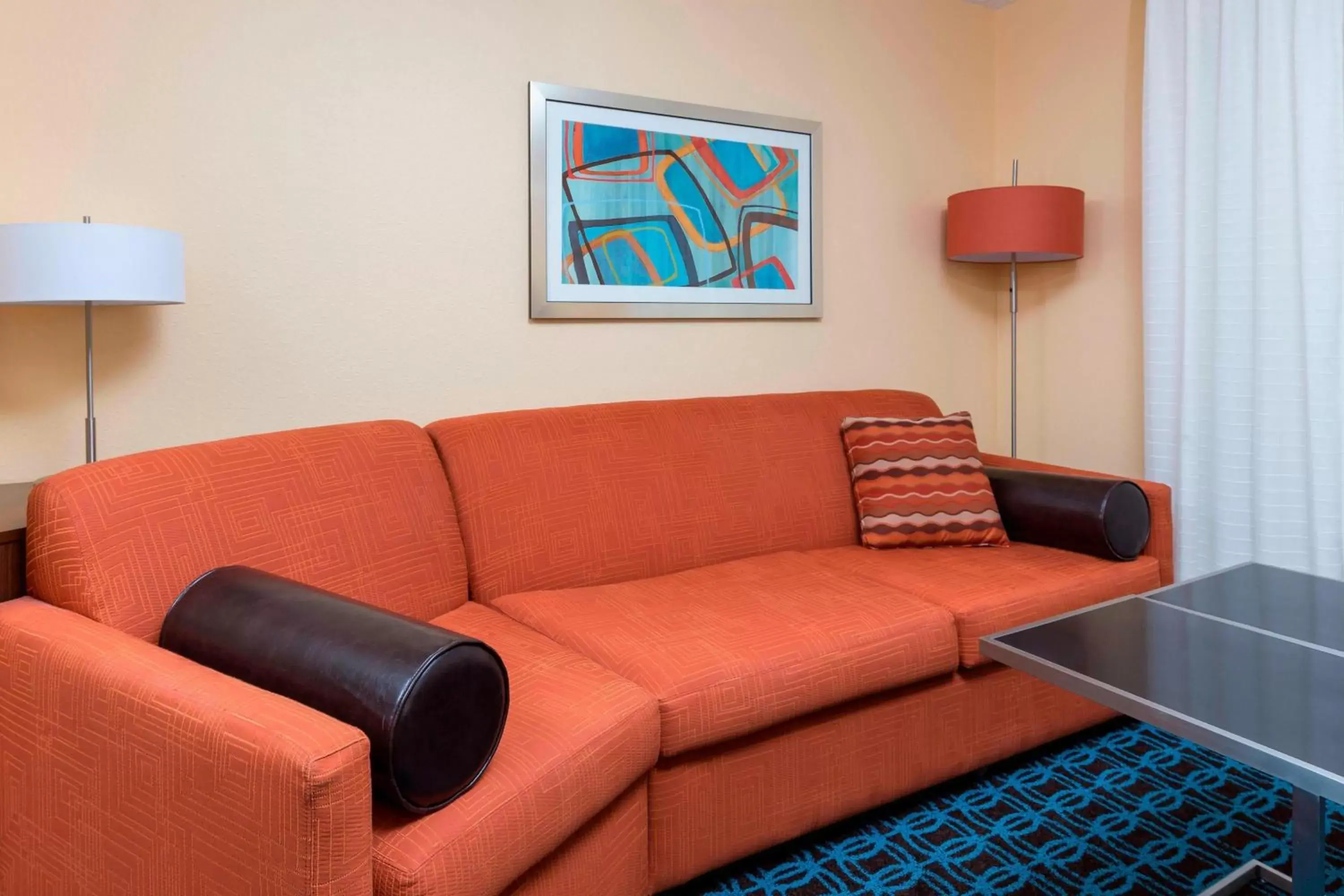 Living room, Seating Area in Fairfield Inn & Suites by Marriott Galesburg