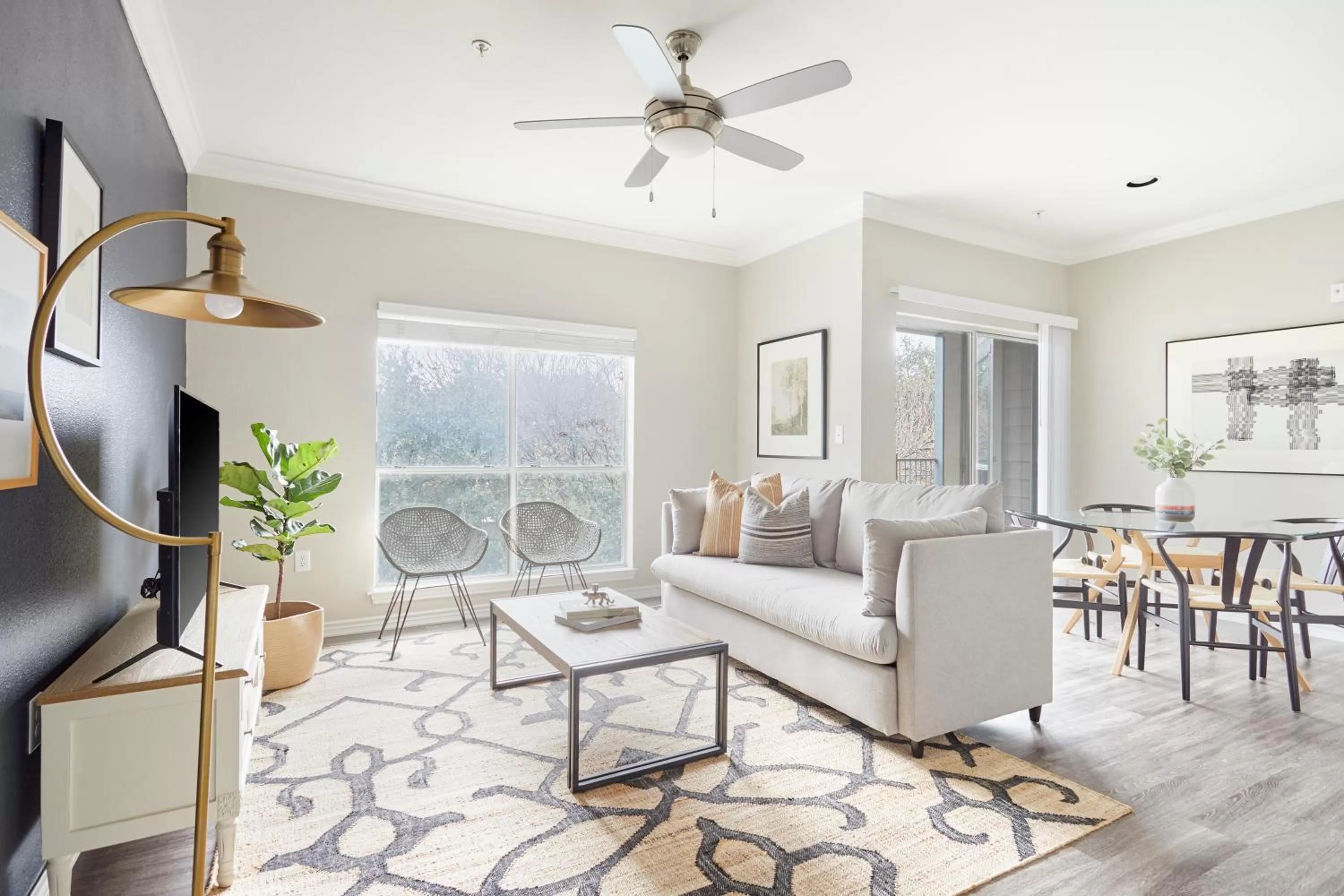 Living room, Seating Area in Sonder at Med Center