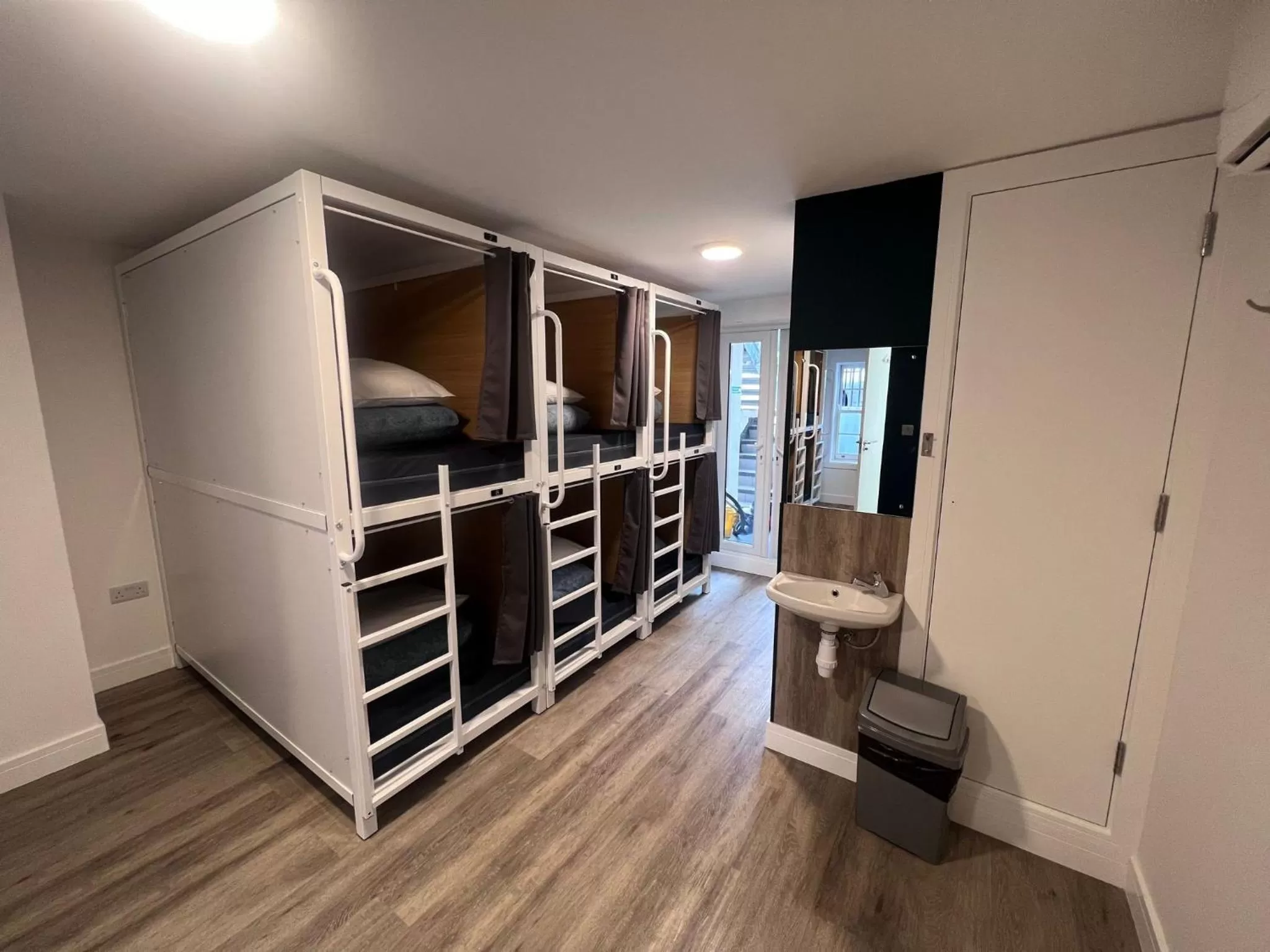 Bedroom in Smart Camden Inn