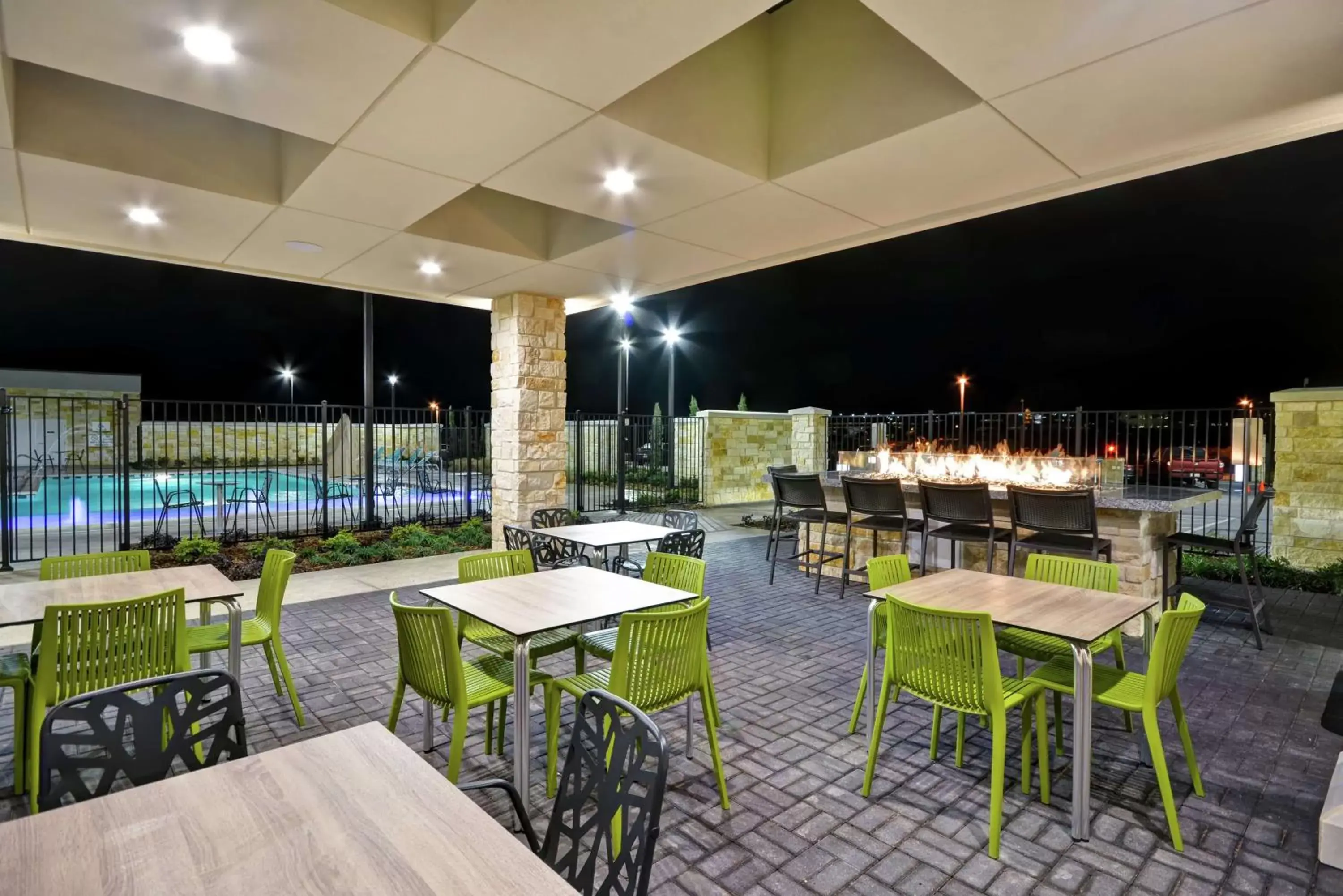 Property building, Restaurant/Places to Eat in Home2 Suites Plano Legacy West