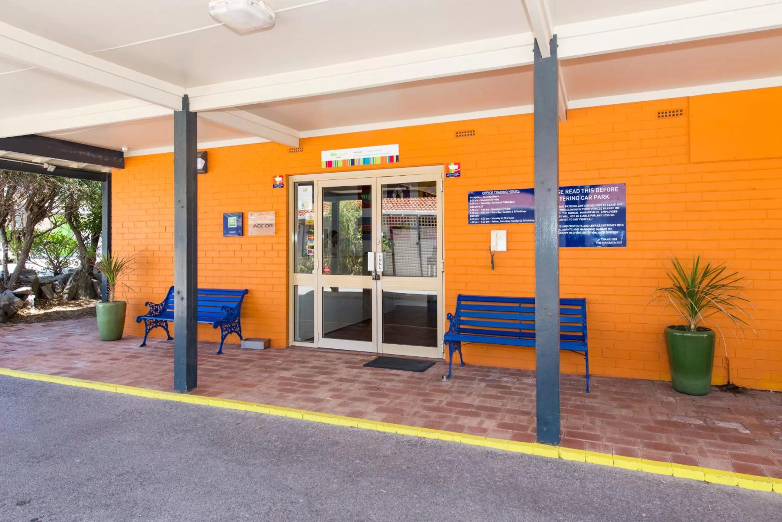 Lobby or reception in ibis Styles Geraldton