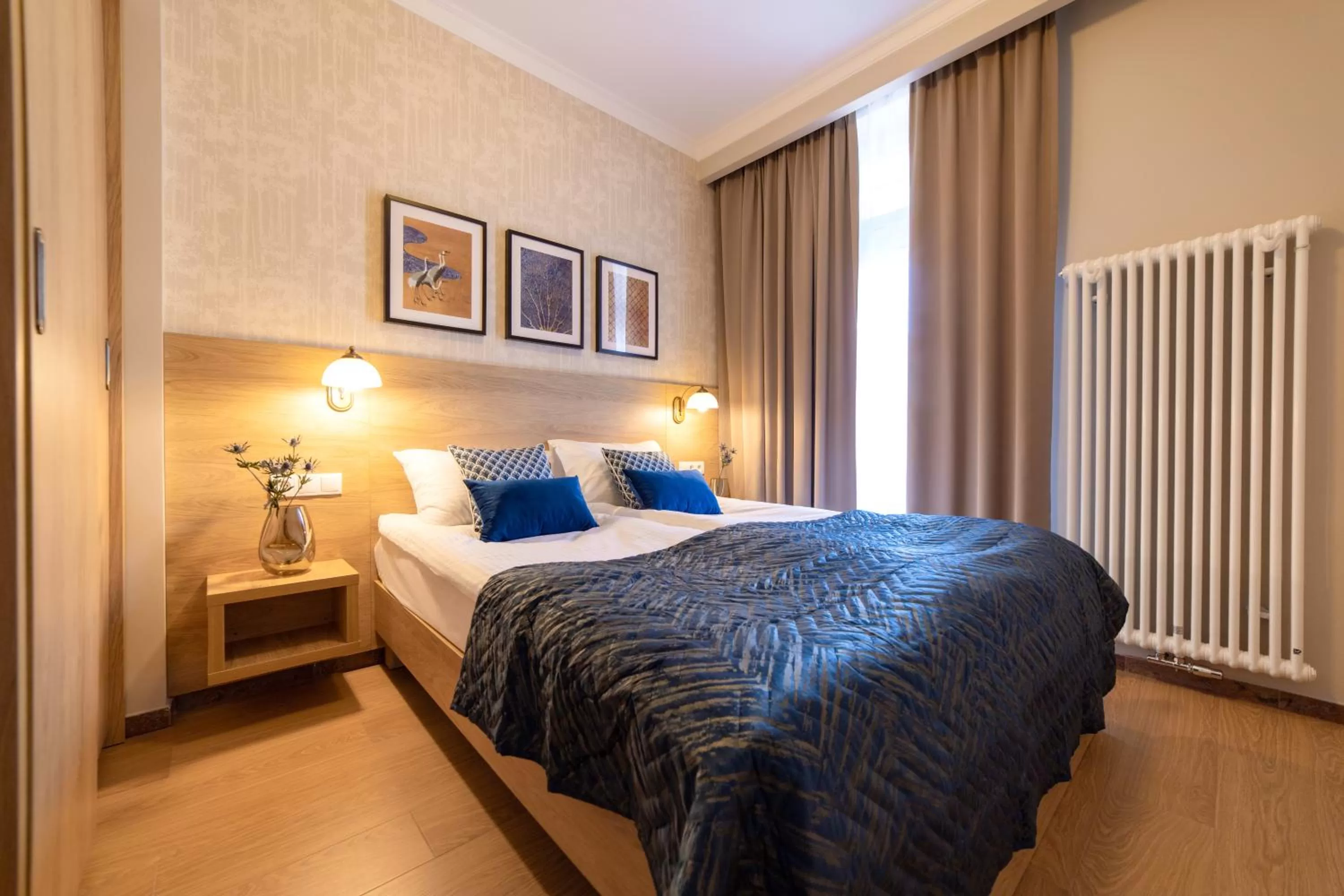 Bedroom, Bed in Portal House Apartments