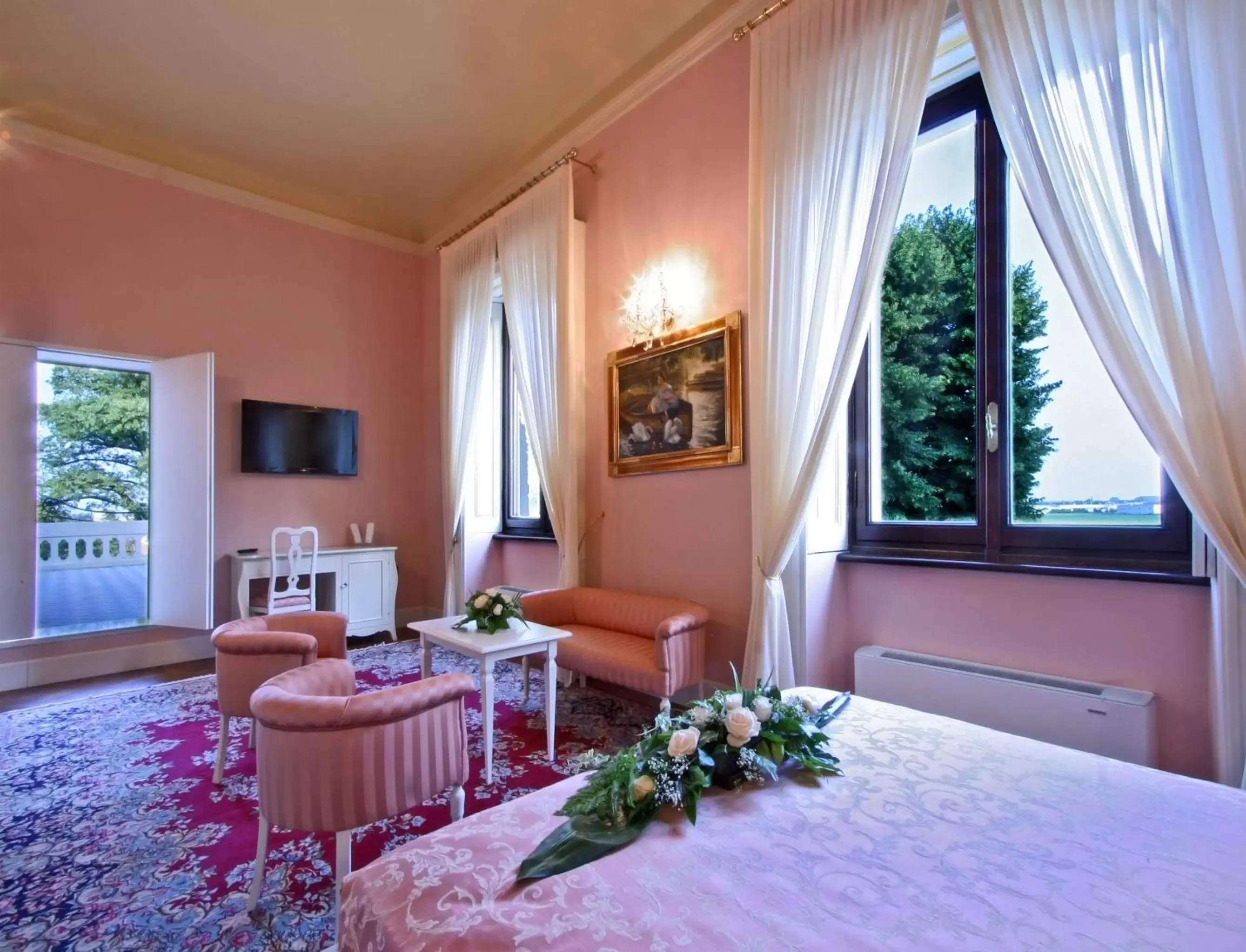 Photo of the whole room, Seating Area in Hotel Villa Borghesi