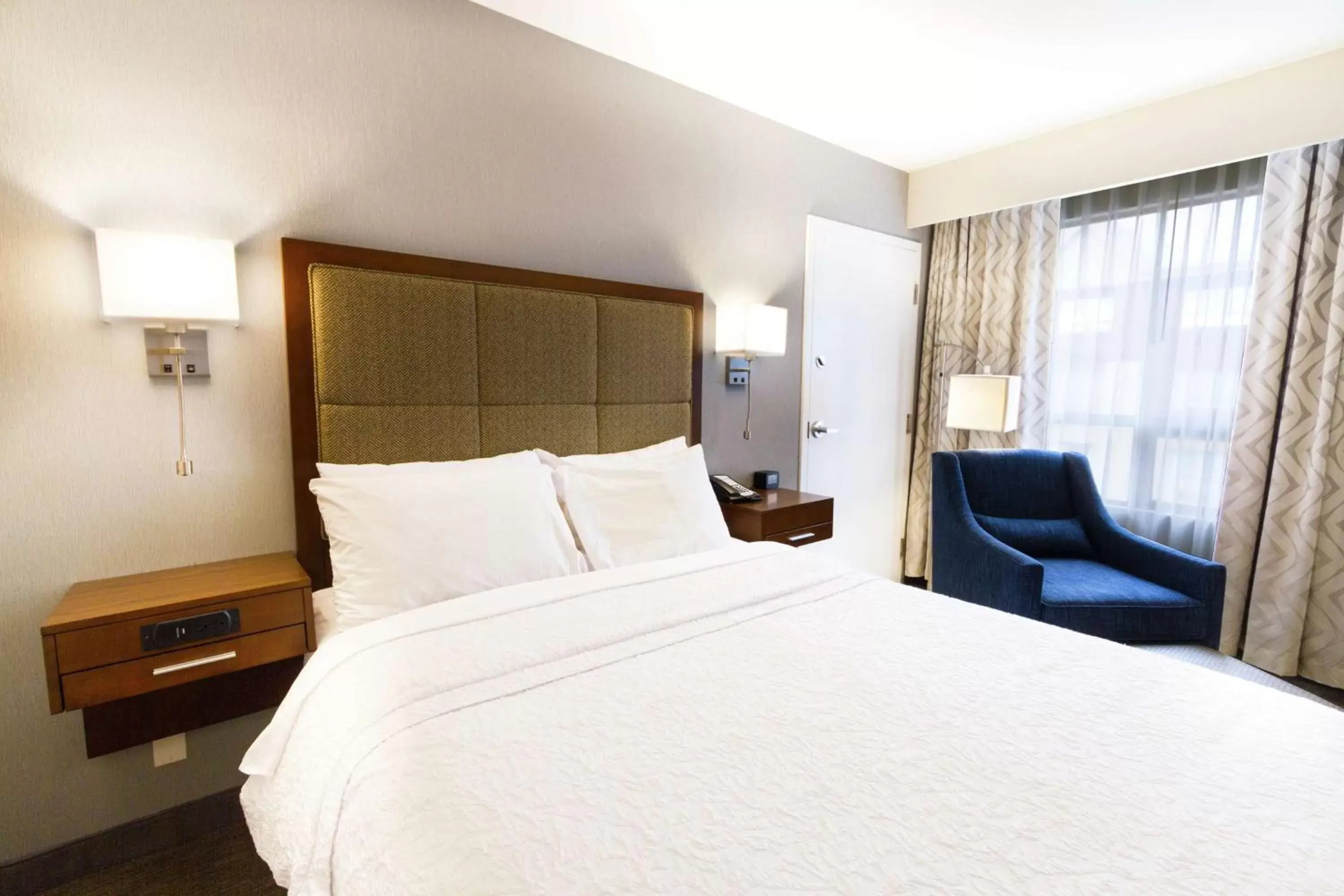 Bed in Hampton Inn - Vancouver Airport/Richmond