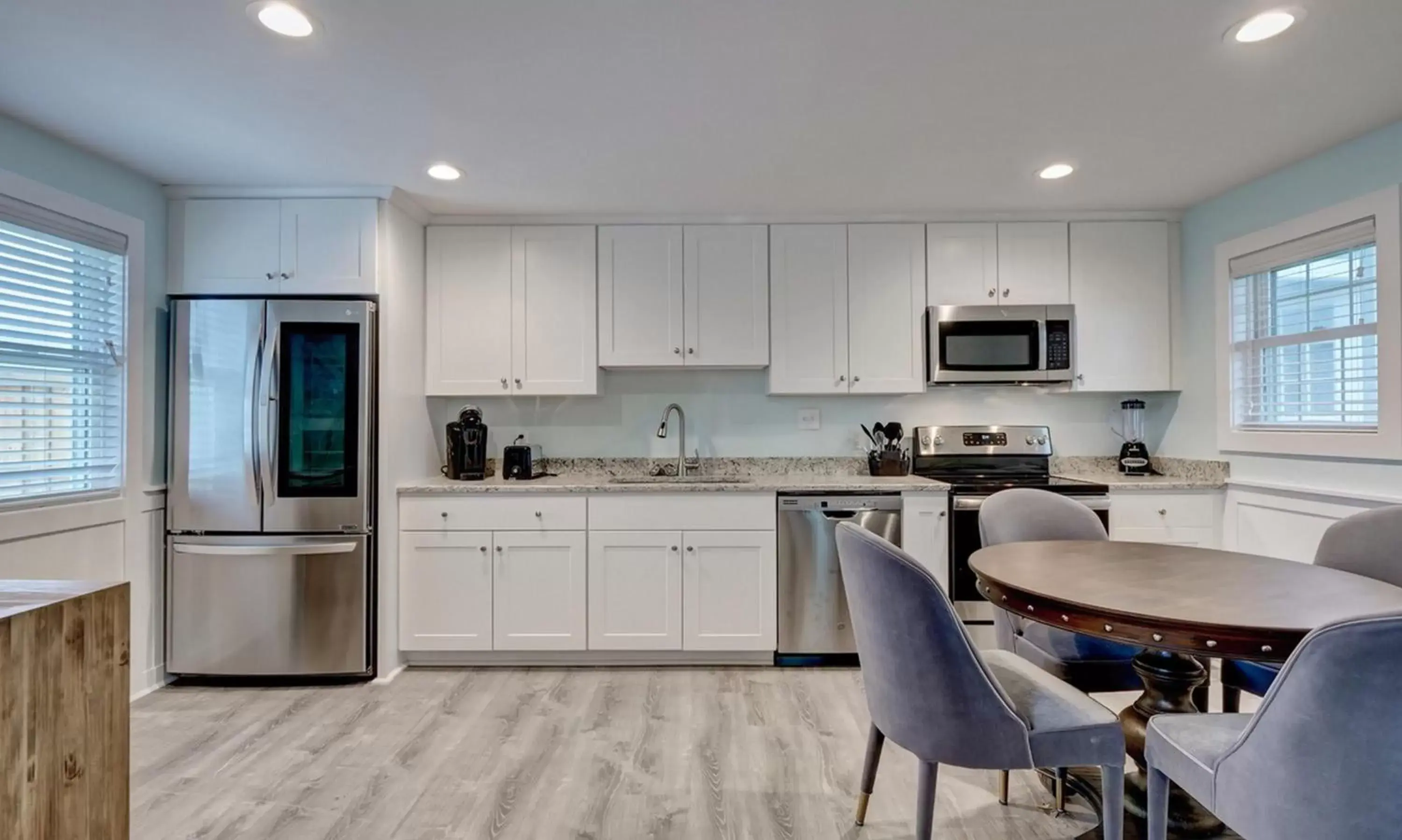 Kitchen or kitchenette, Kitchen/Kitchenette in Loggerhead Inn and Suites by Carolina Retreats