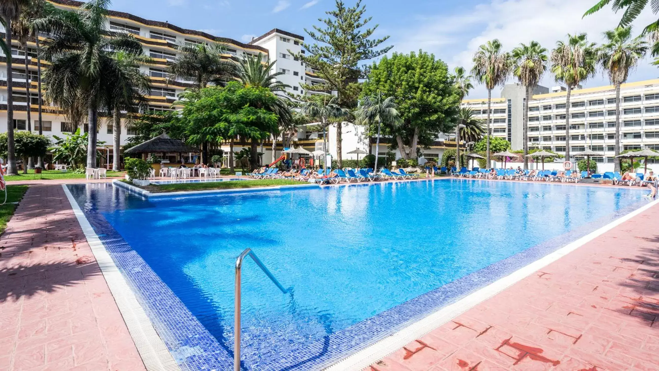 Swimming Pool in Complejo Blue Sea Puerto Resort compuesto por Hotel Canarife y Bonanza Palace