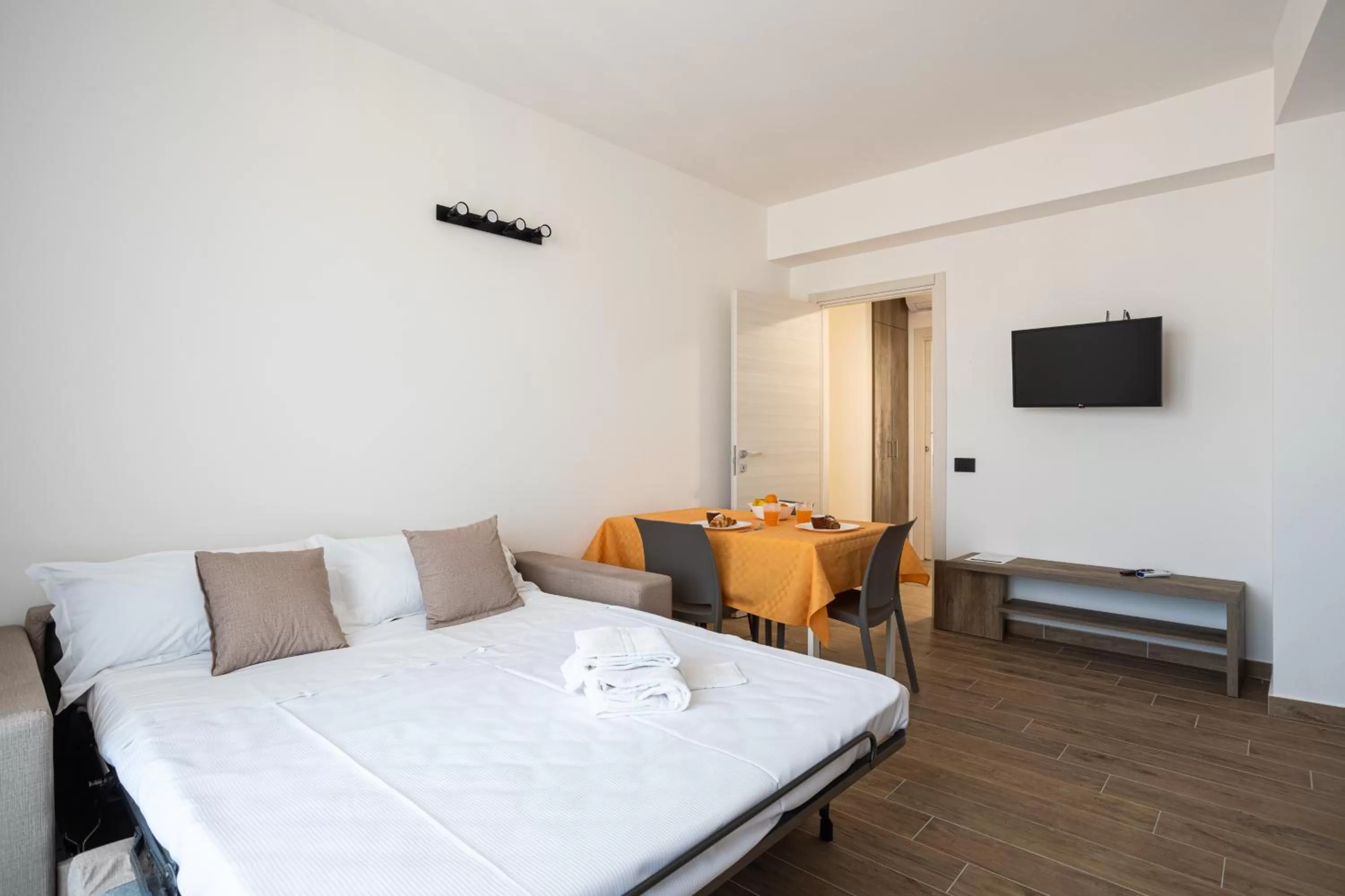 Day, Bed in Solemar Sicilia - Multi Suite