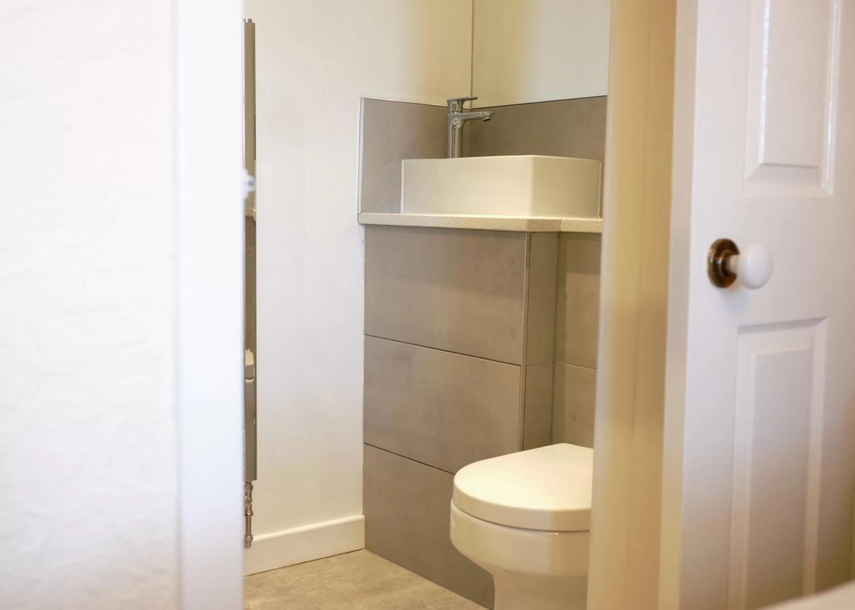 Shower in Ravenswood Guest House