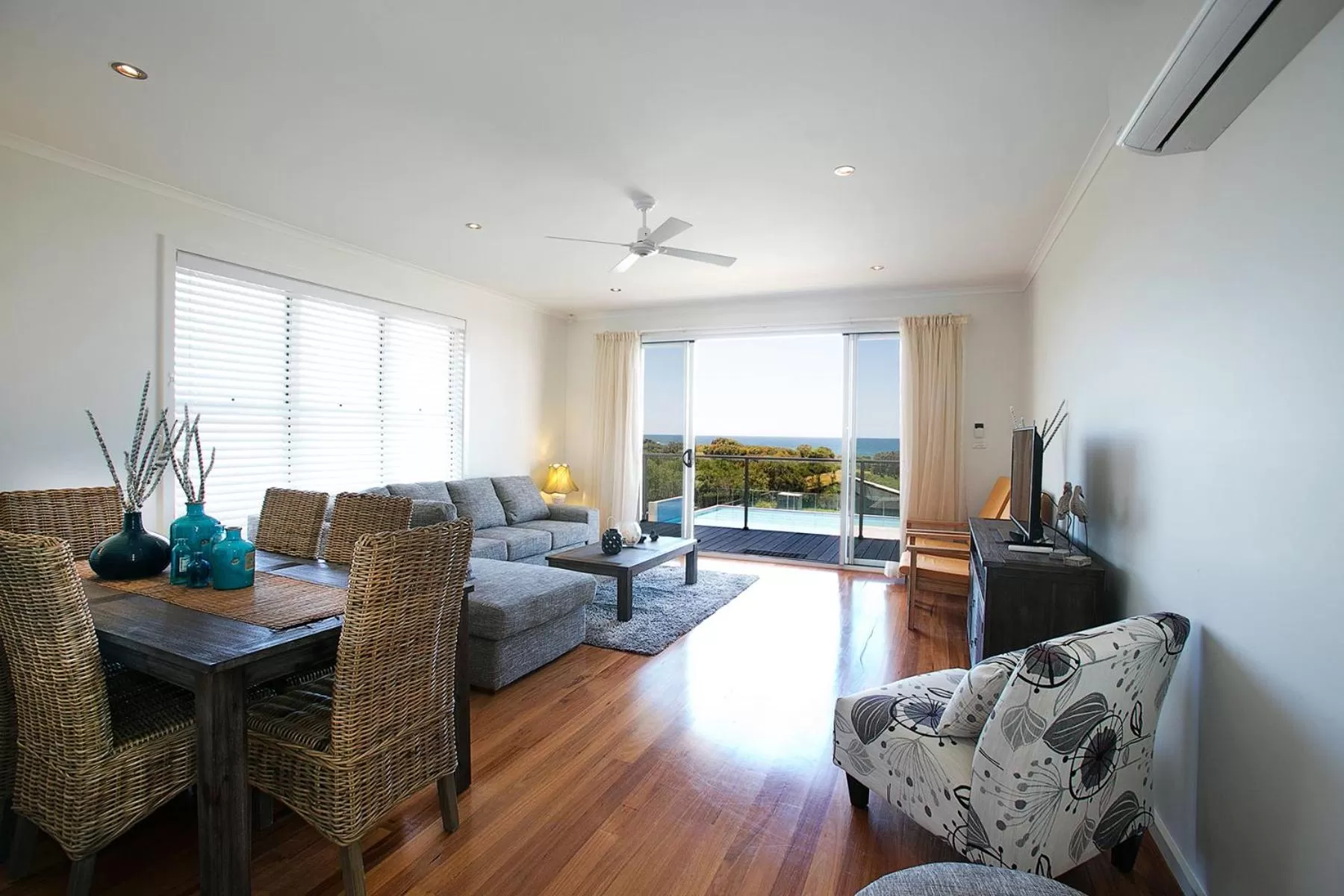 Villa Ocean in Caves Coastal Bar & Bungalows