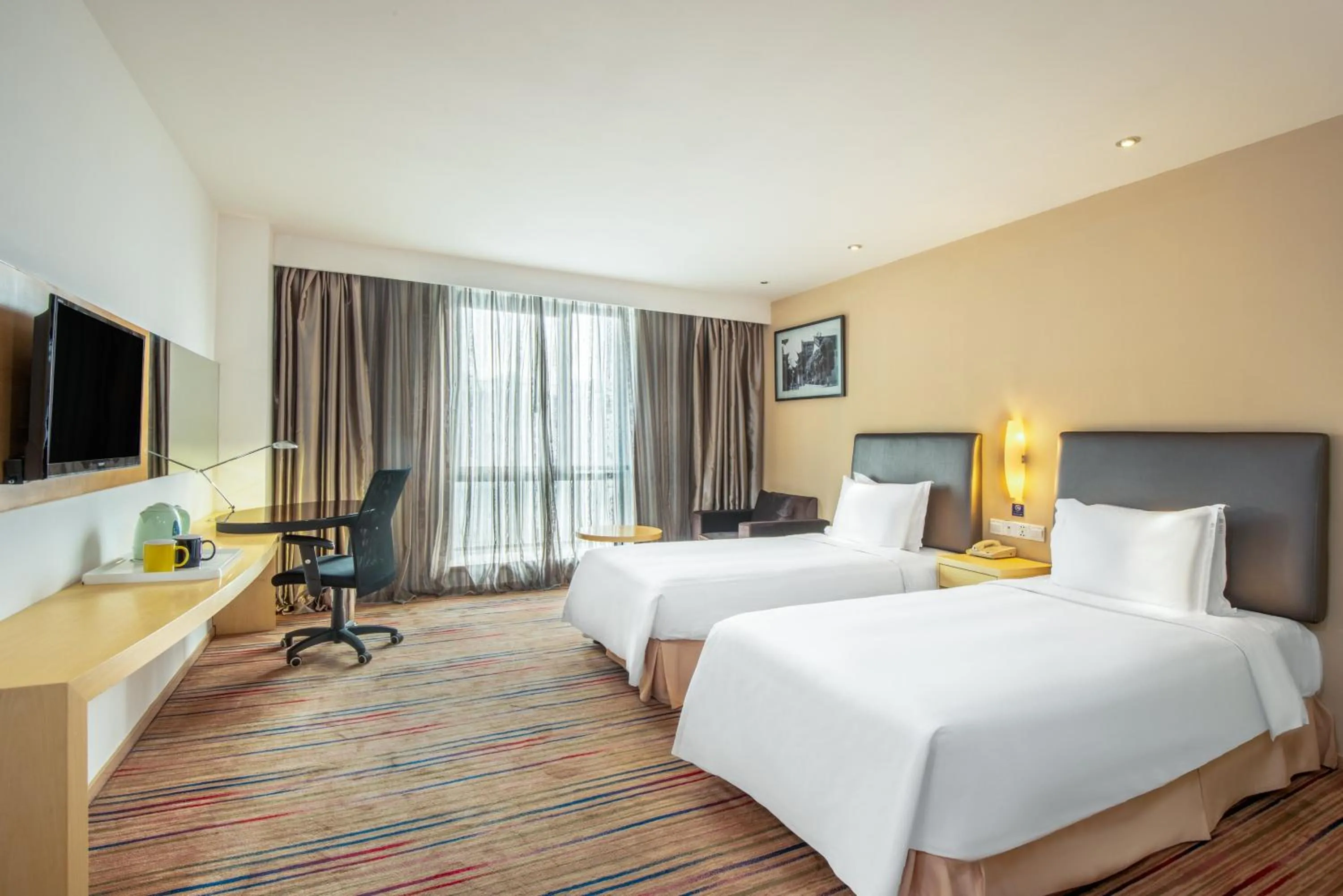 Photo of the whole room, Bed in Holiday Inn Express Changzhou Centre by IHG