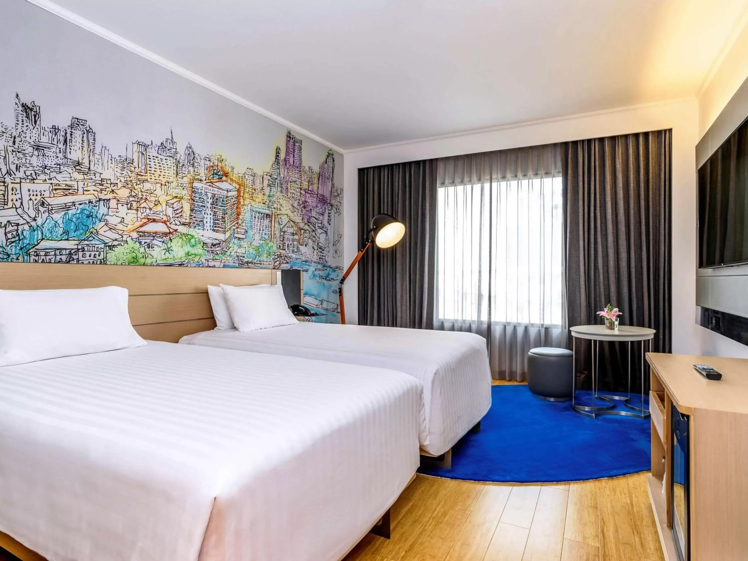 Deluxe Room with Two Single Beds in Novotel Bangkok on Siam Square