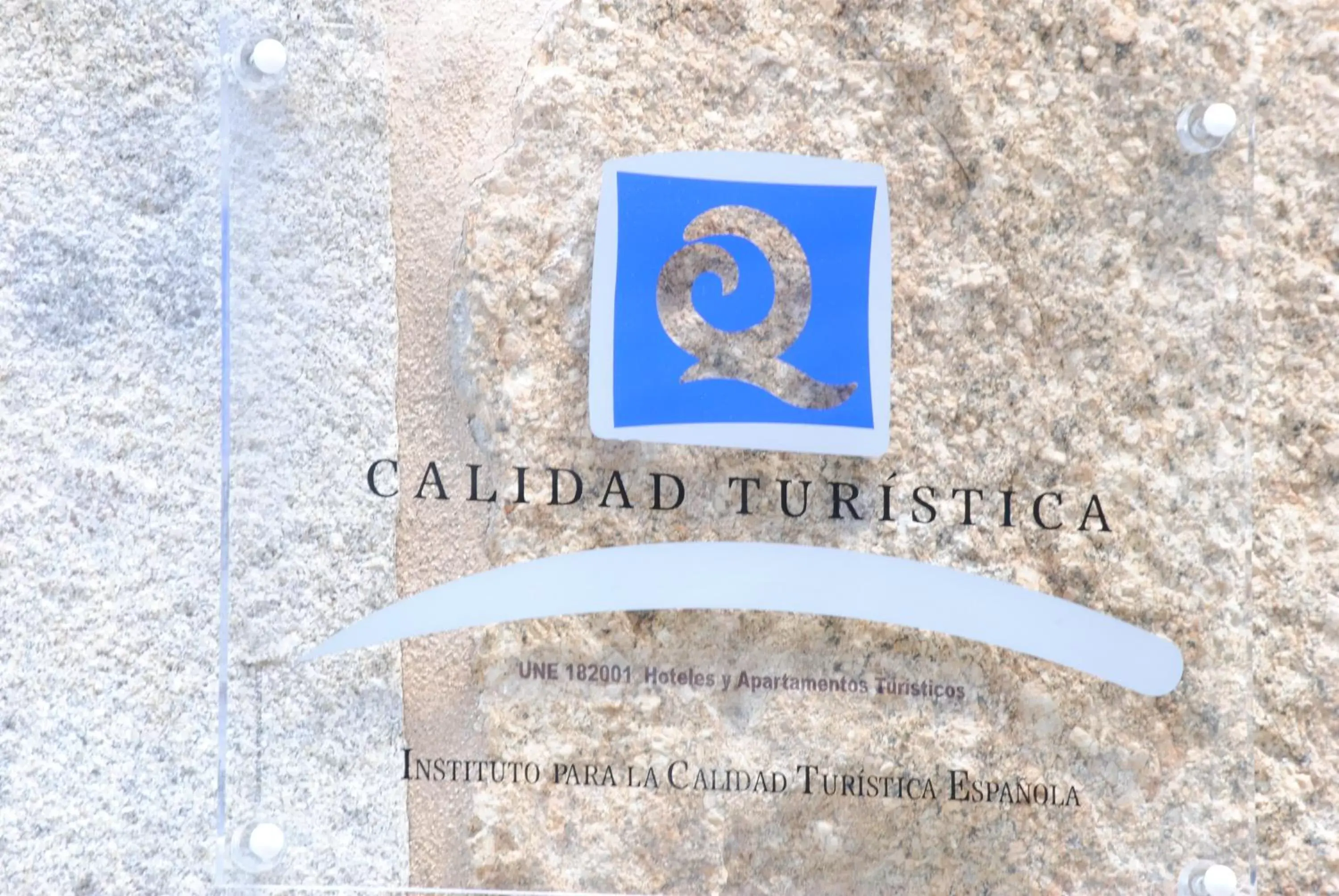 Logo/Certificate/Sign in Hotel Roquiño