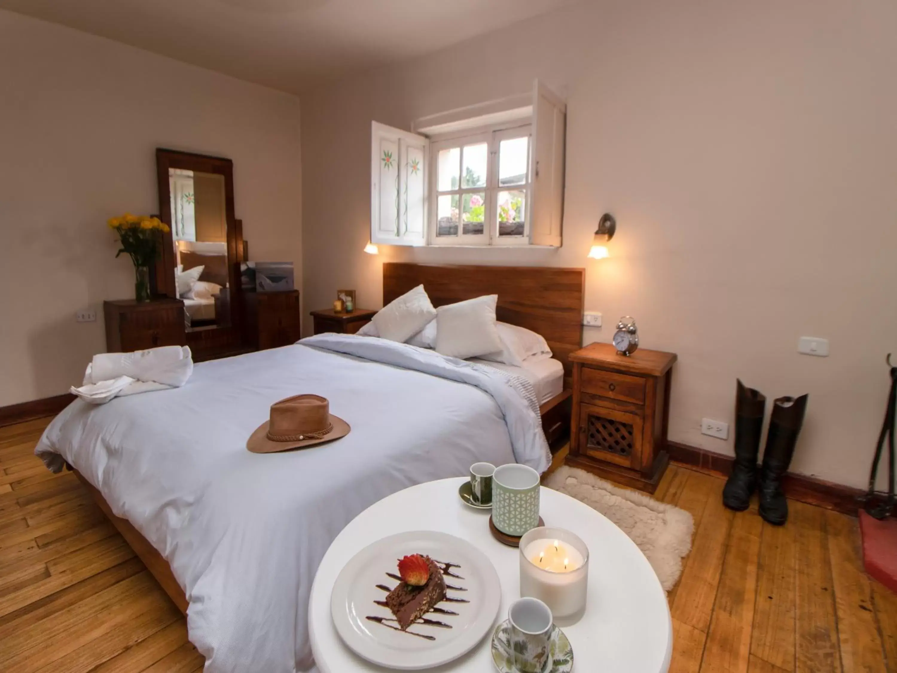 Superior Junior Suite in Hosteria Papagayo Cotopaxi Superior Junior Suite in Hosteria Papagayo Cotopaxi