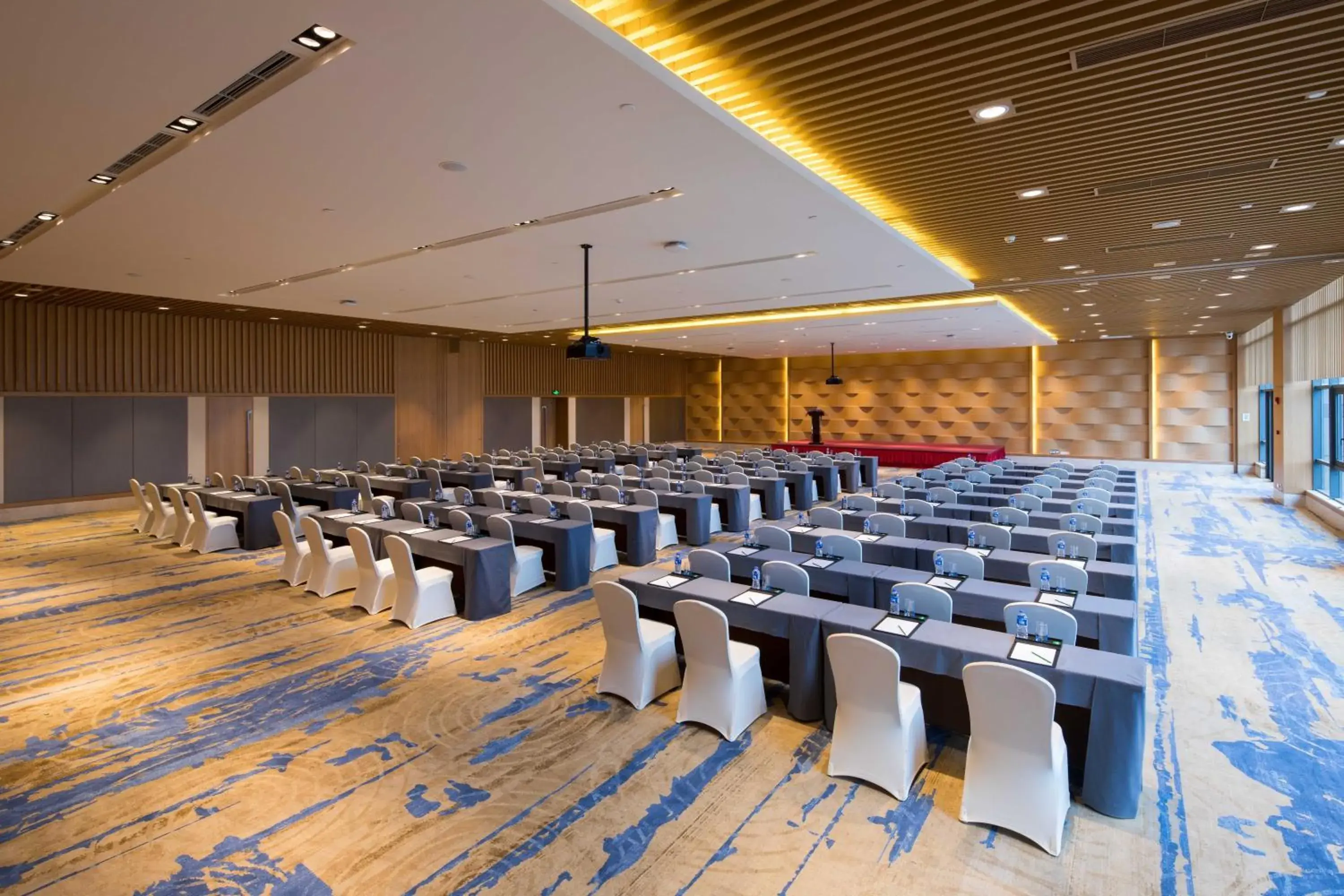 Banquet/Function facilities in Holiday Inn Kunshan Huaqiao, an IHG Hotel