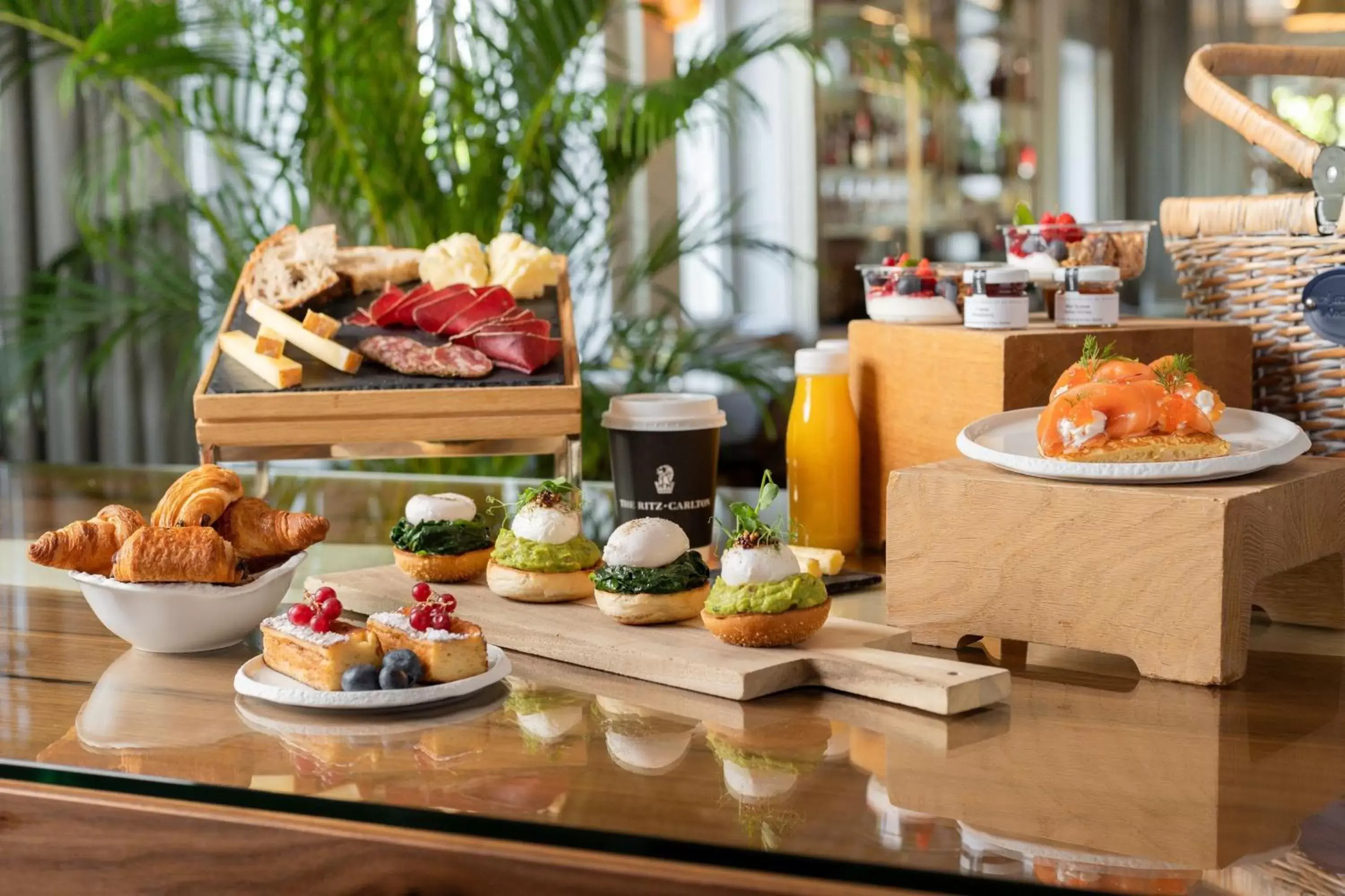 Restaurant/places to eat, Breakfast in The Ritz-Carlton Hotel de la Paix, Geneva