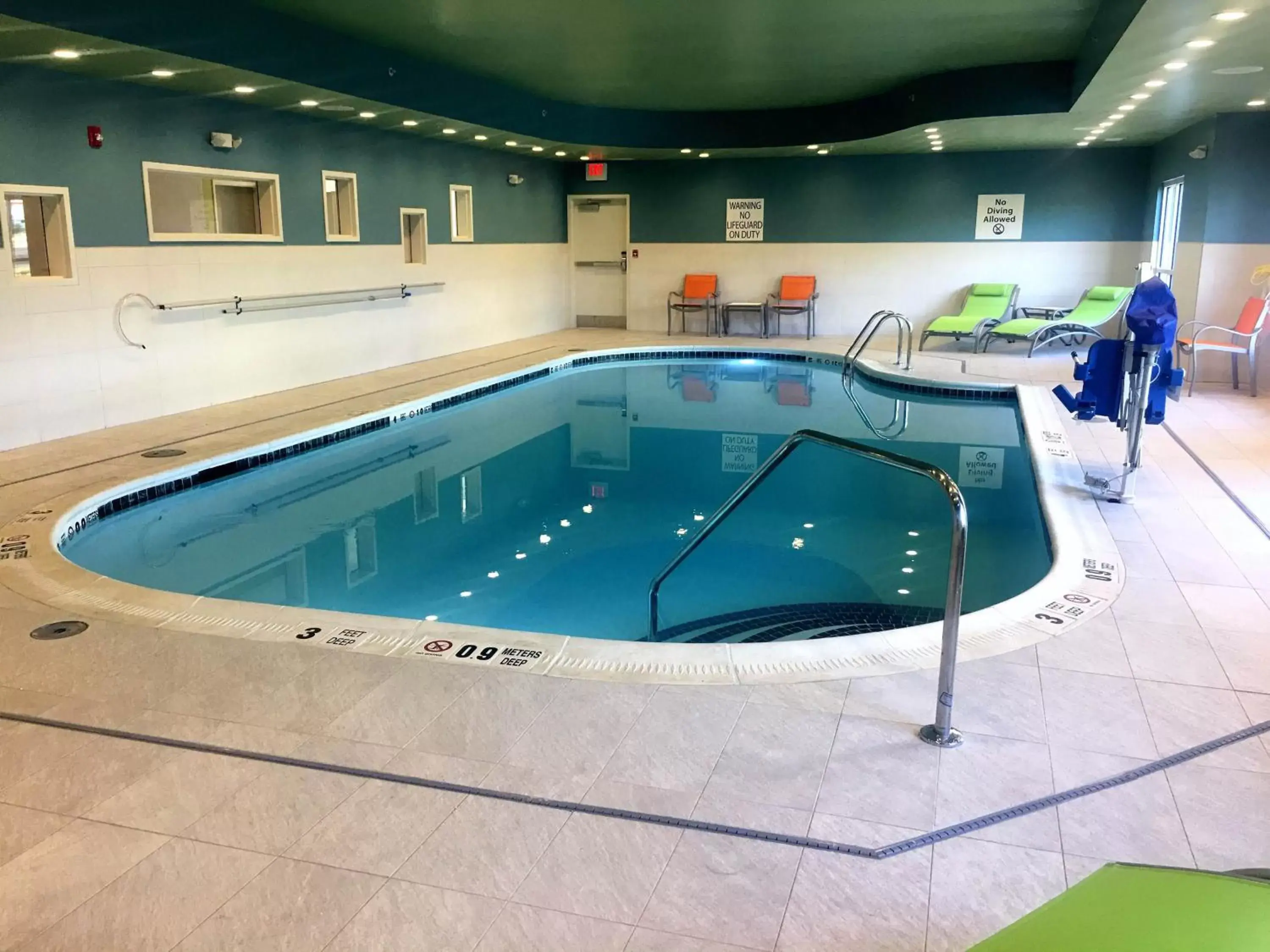 Swimming pool in Holiday Inn Express & Suites Ithaca by IHG Swimming pool in Holiday Inn Express & Suites Ithaca by IHG