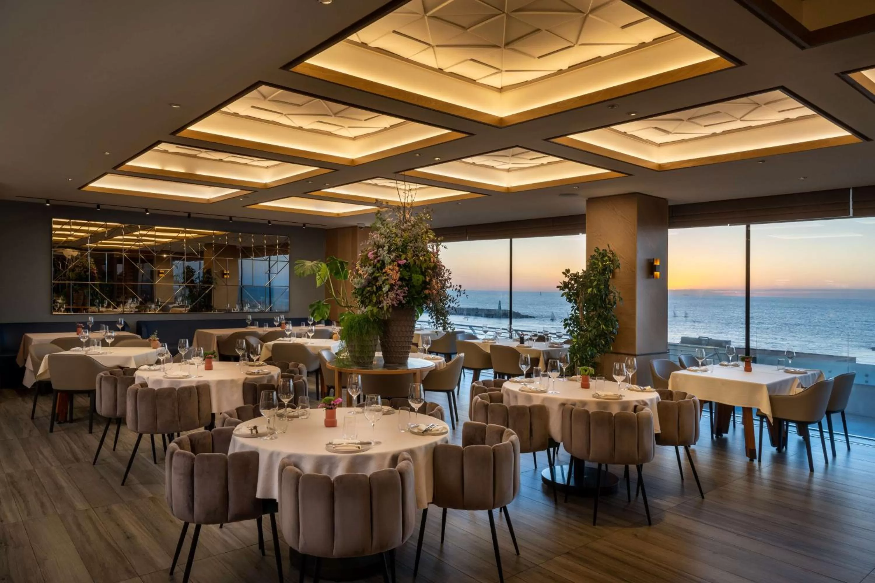 Restaurant/places to eat in Hilton Tel Aviv Hotel