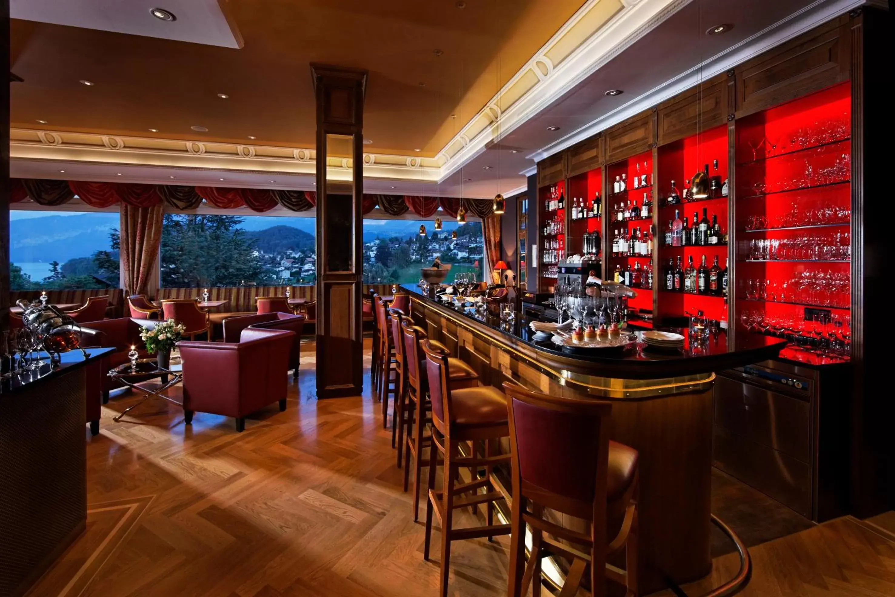 Lounge or bar, Restaurant/Places to Eat in Hotel Eden Spiez