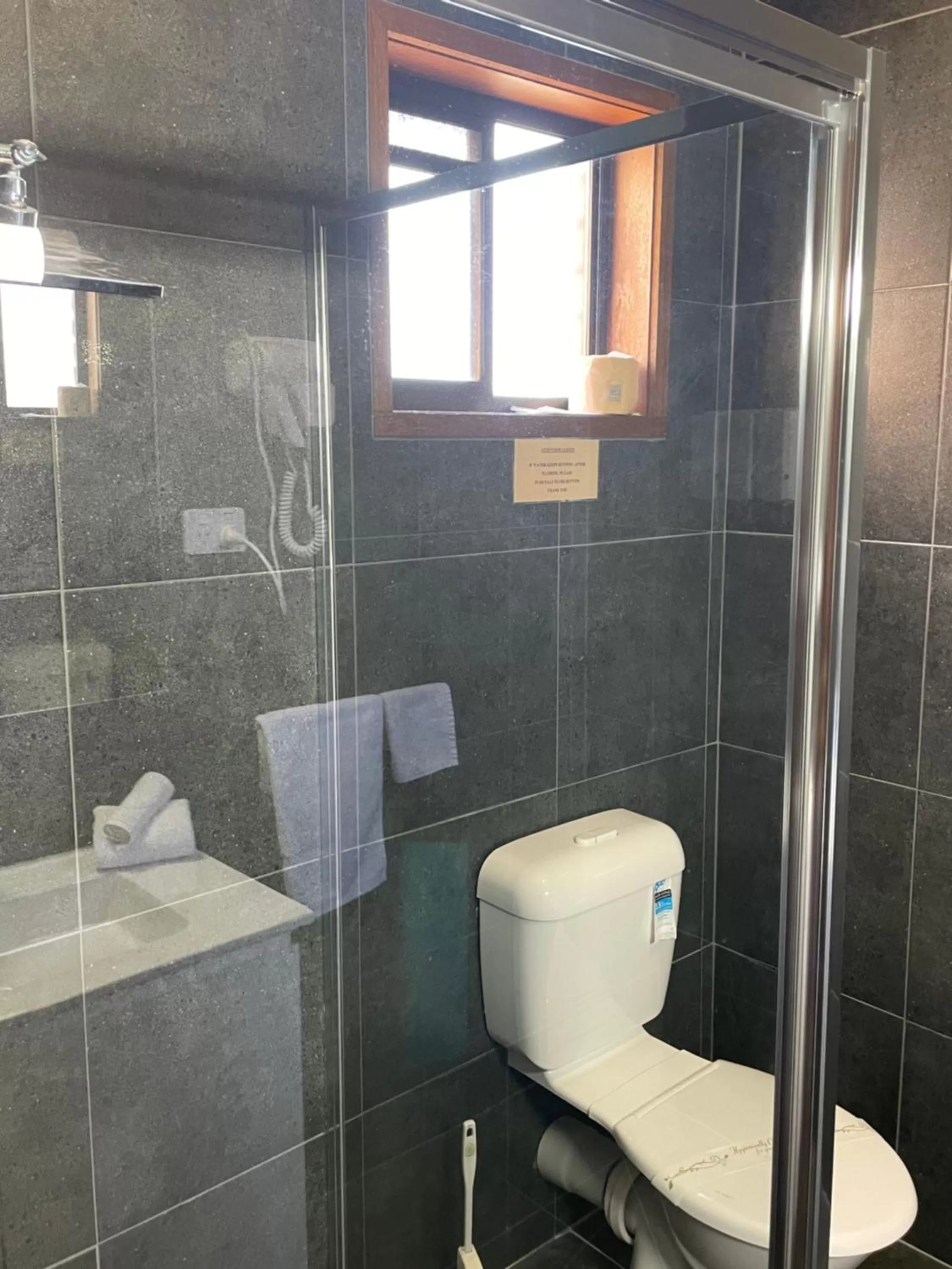 SHEPPARTON MOTOR INN Tudor House Motel