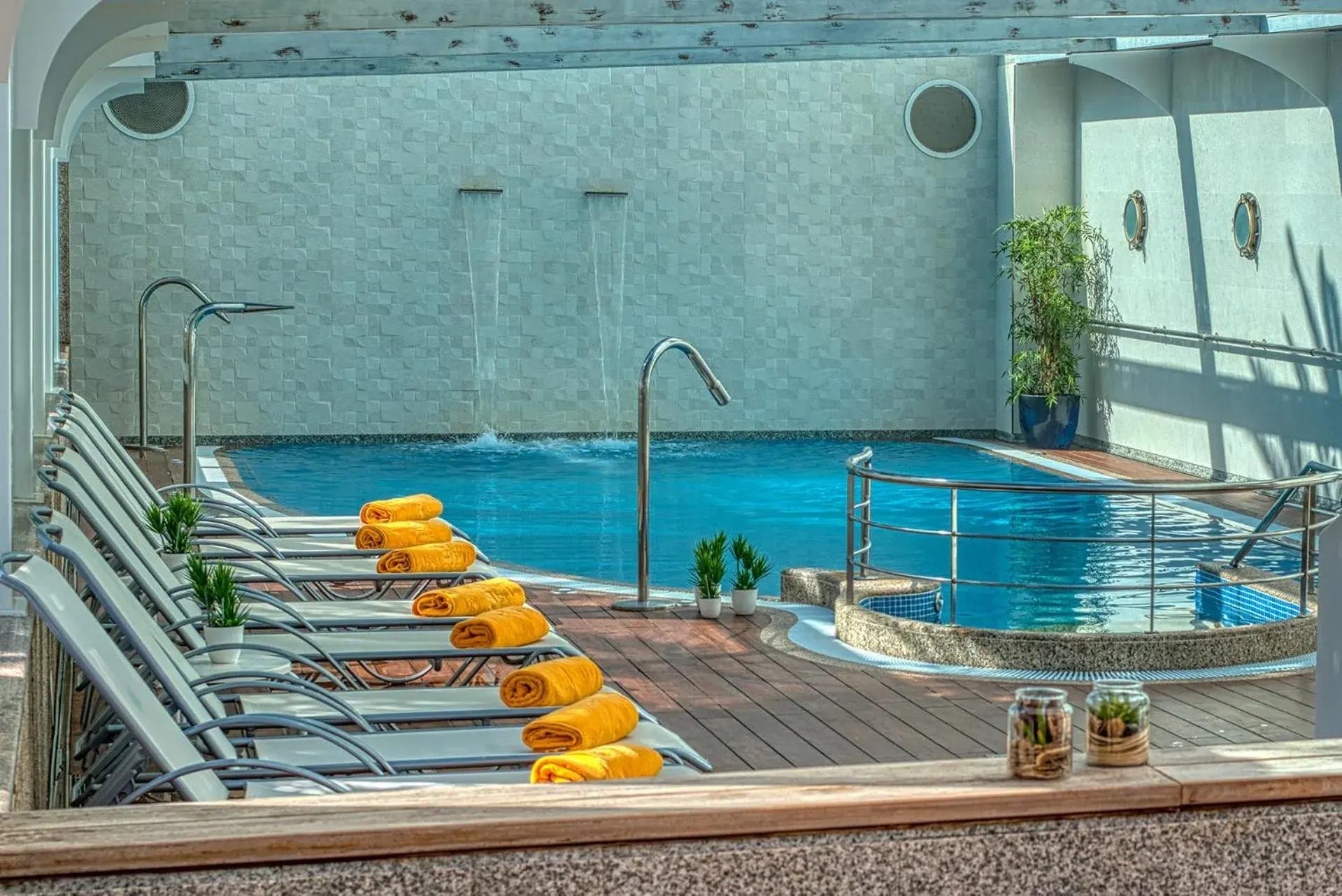 Hot Spring Bath, Swimming Pool in Hotel Talaso Louxo La Toja