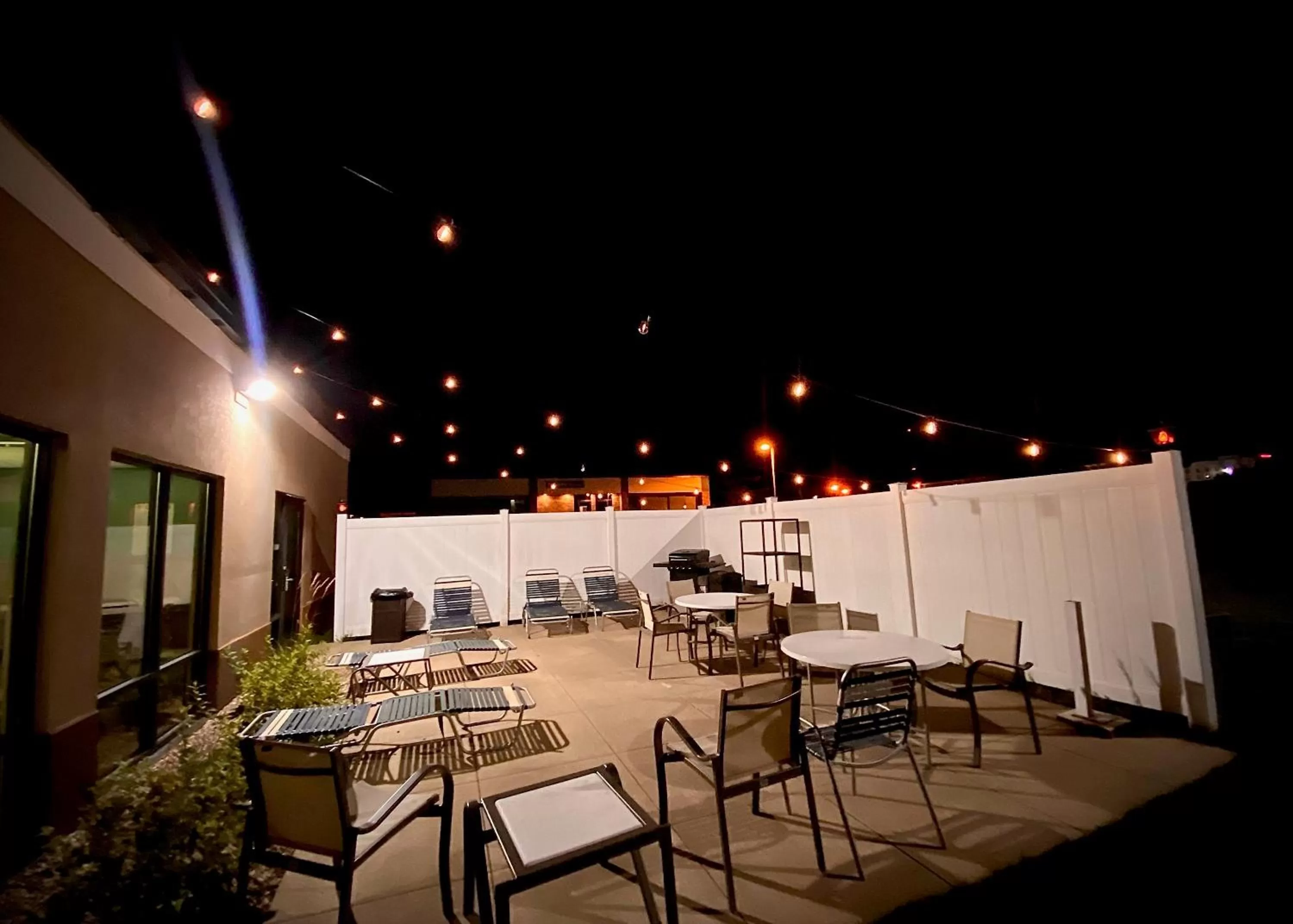 Patio in Holiday Inn Express Cedar Rapids - Collins Road by IHG