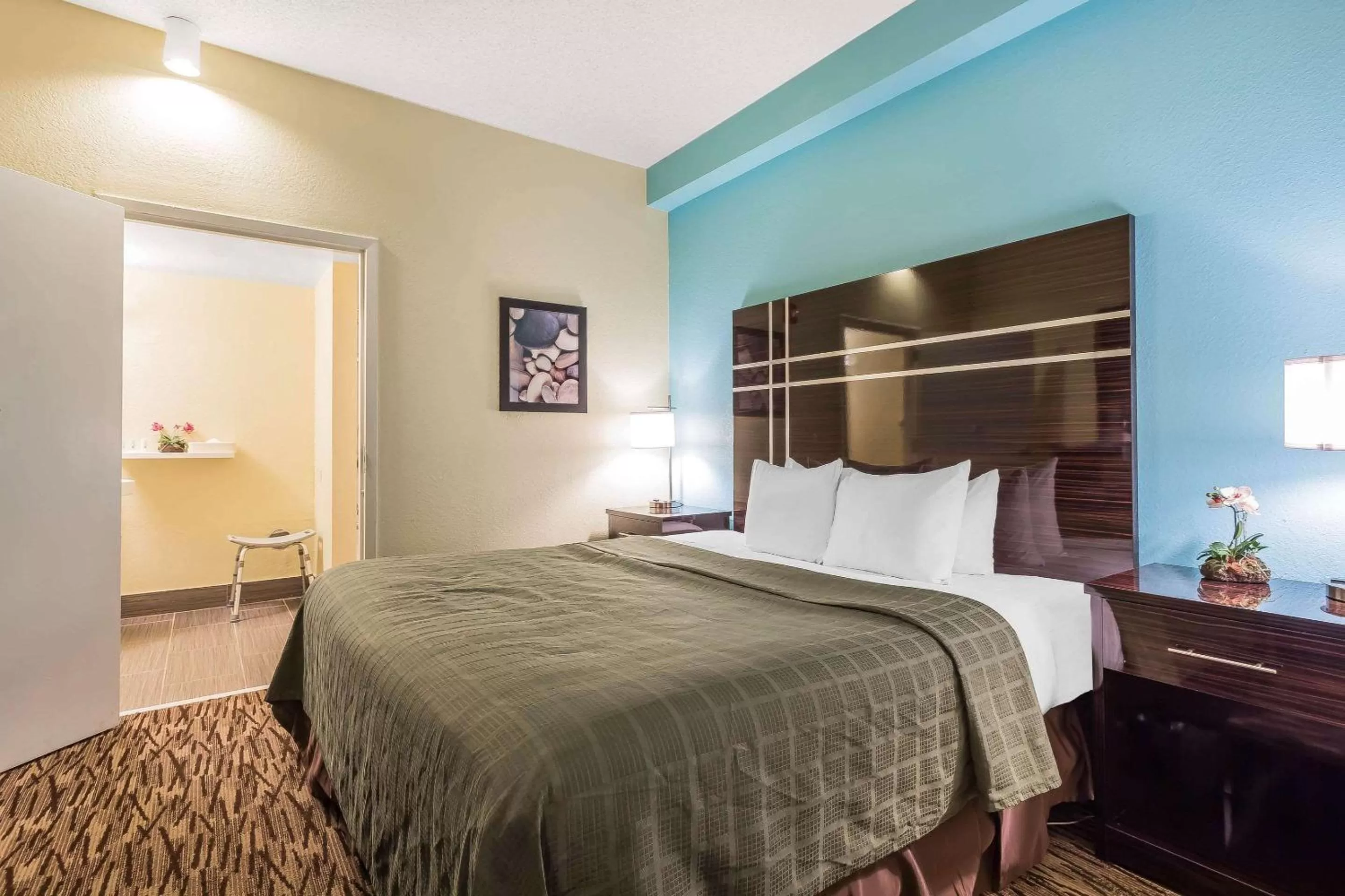 King Suite - Accessible/Non-Smoking in Boca Suites Deerfield Beach; SureStay Collection by BW