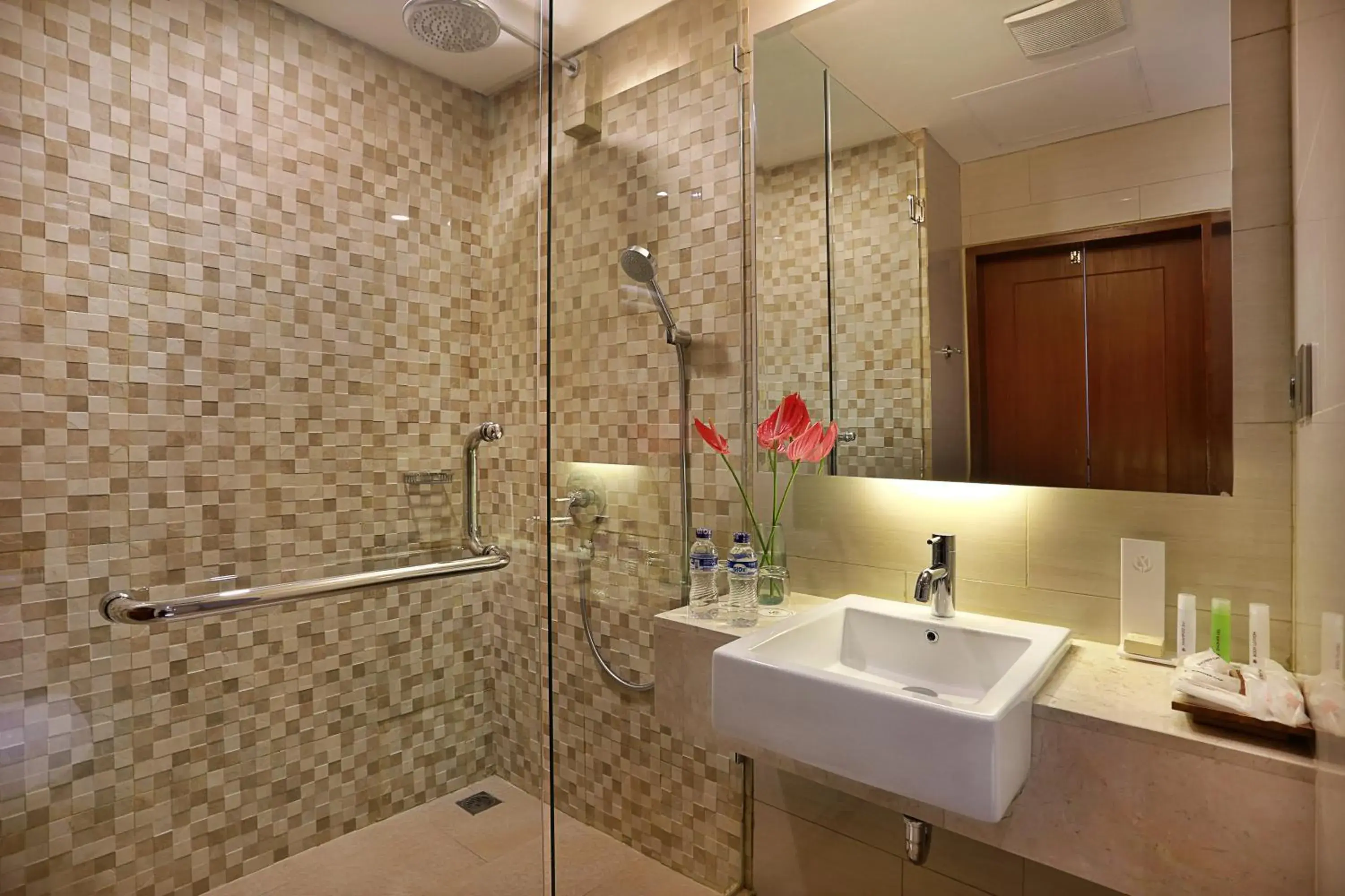 Bathroom in Golden Tulip Essential Denpasar Hotel