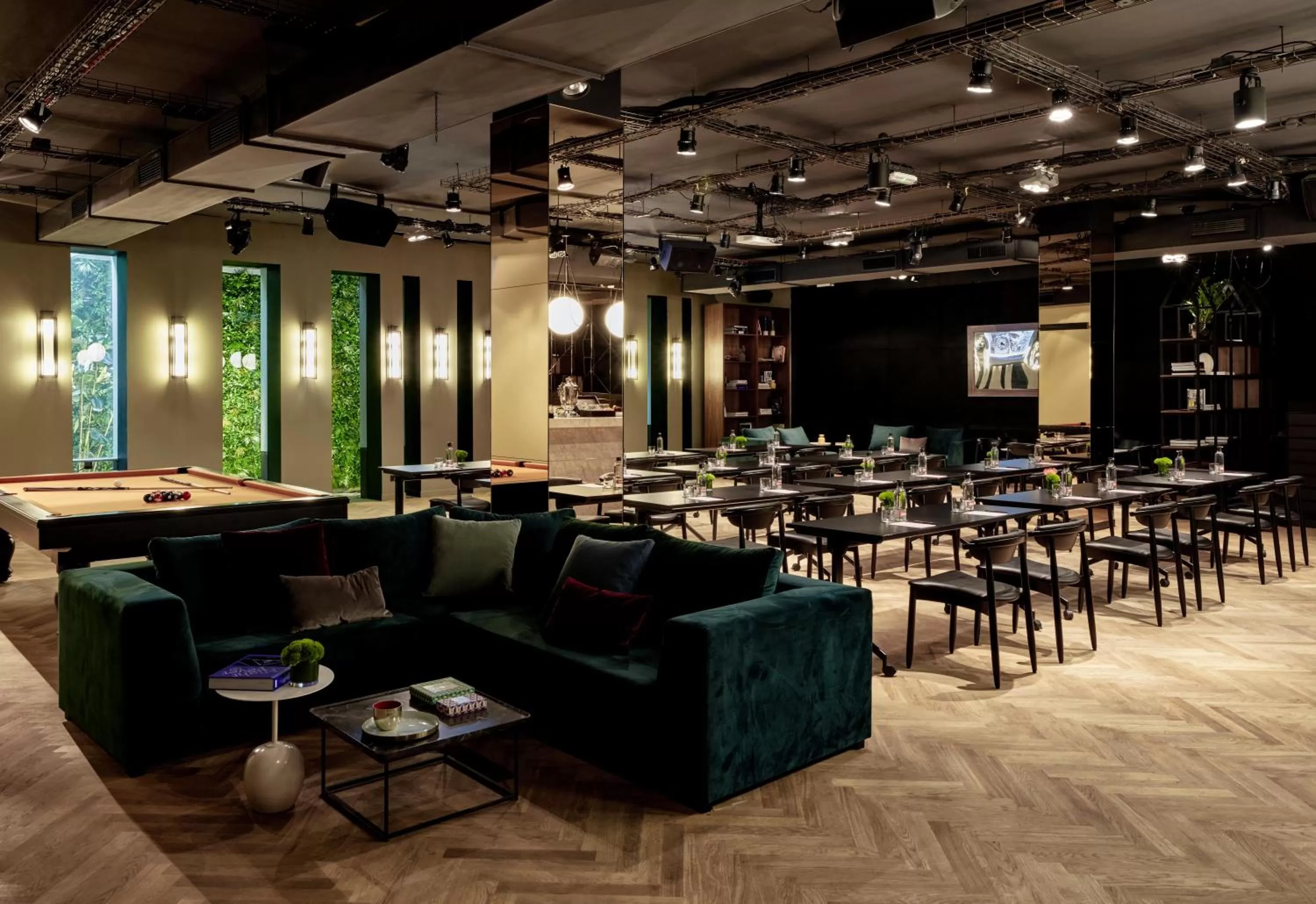 Meeting/conference room in Sir Victor Hotel, part of Sircle Collection