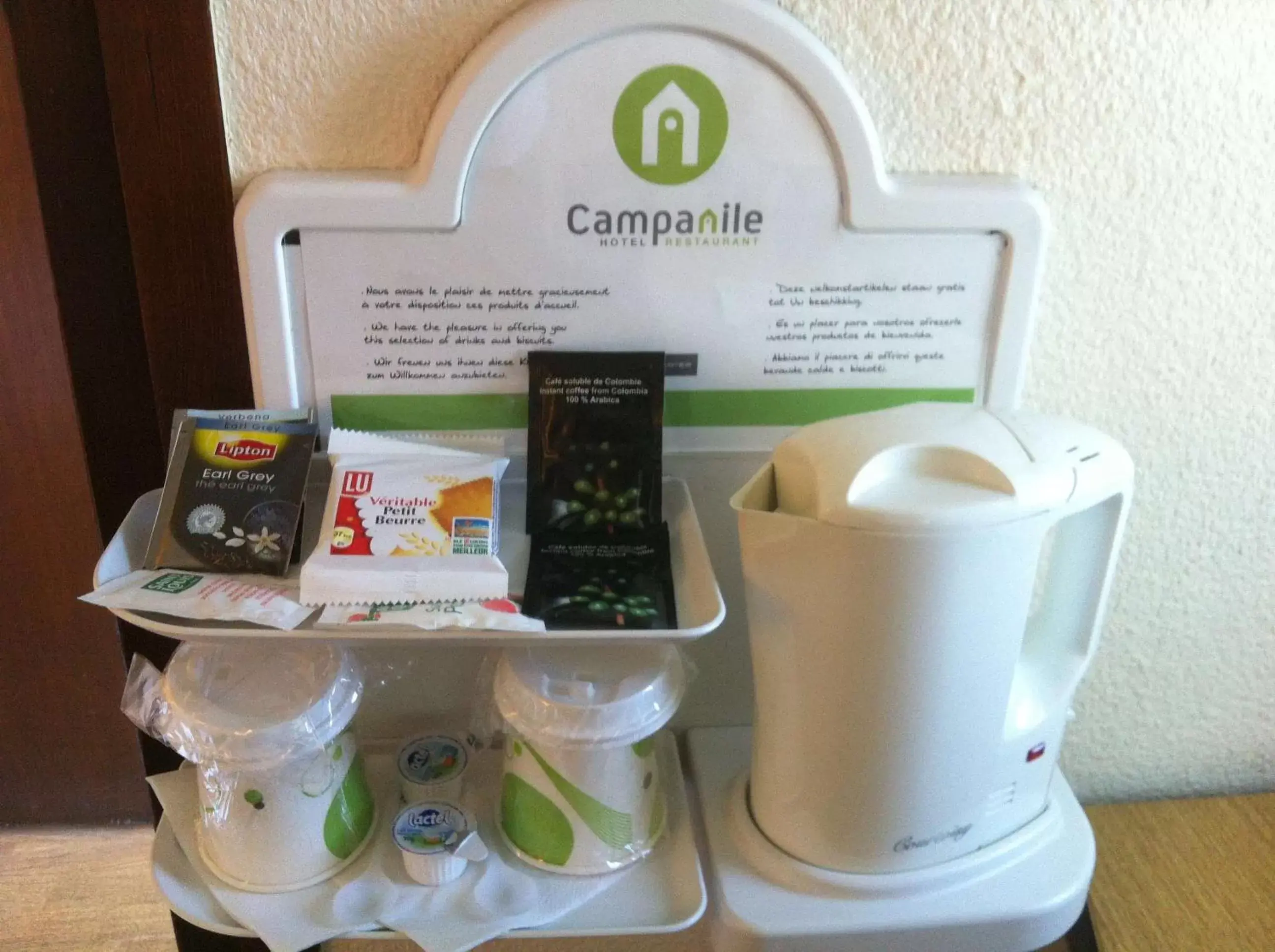 Coffee/tea facilities in Campanile Brive-La-Gaillarde Ouest