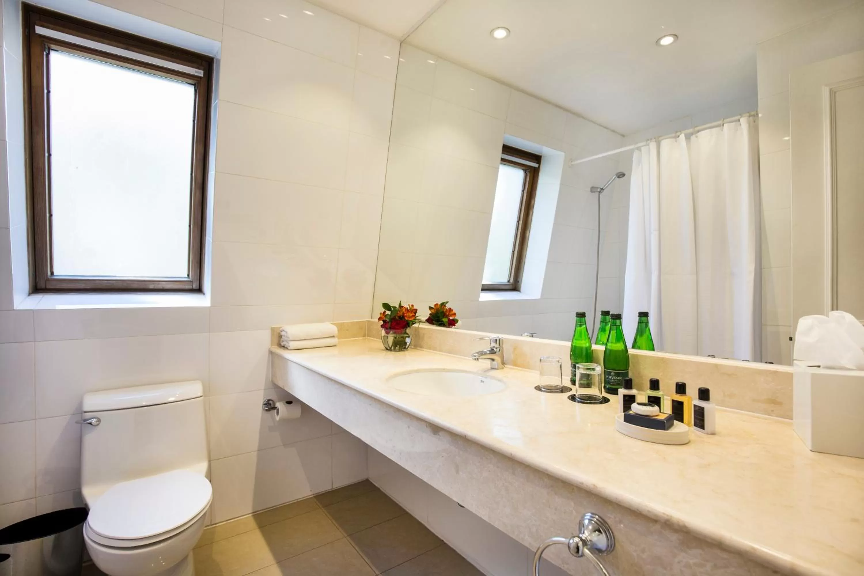 Bathroom in Park Plaza Bonaparte Boutique