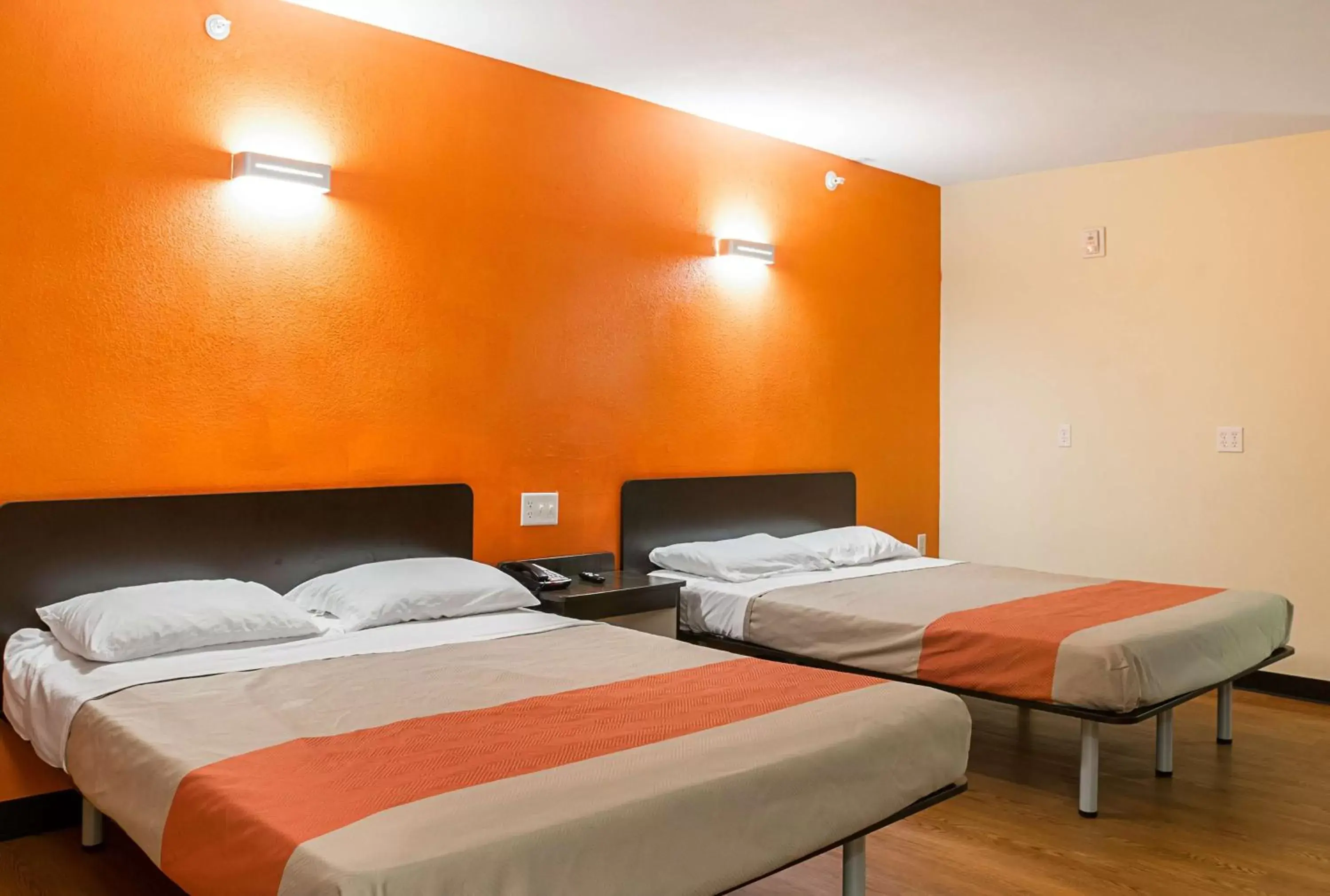 Queen Room with Two Queen Beds - Disability Access - Roll In Shower in Motel 6-New Orleans, LA - Near Downtown Queen Room with Two Queen Beds - Disability Access - Roll In Shower in Motel 6-New Orleans, LA - Near Downtown