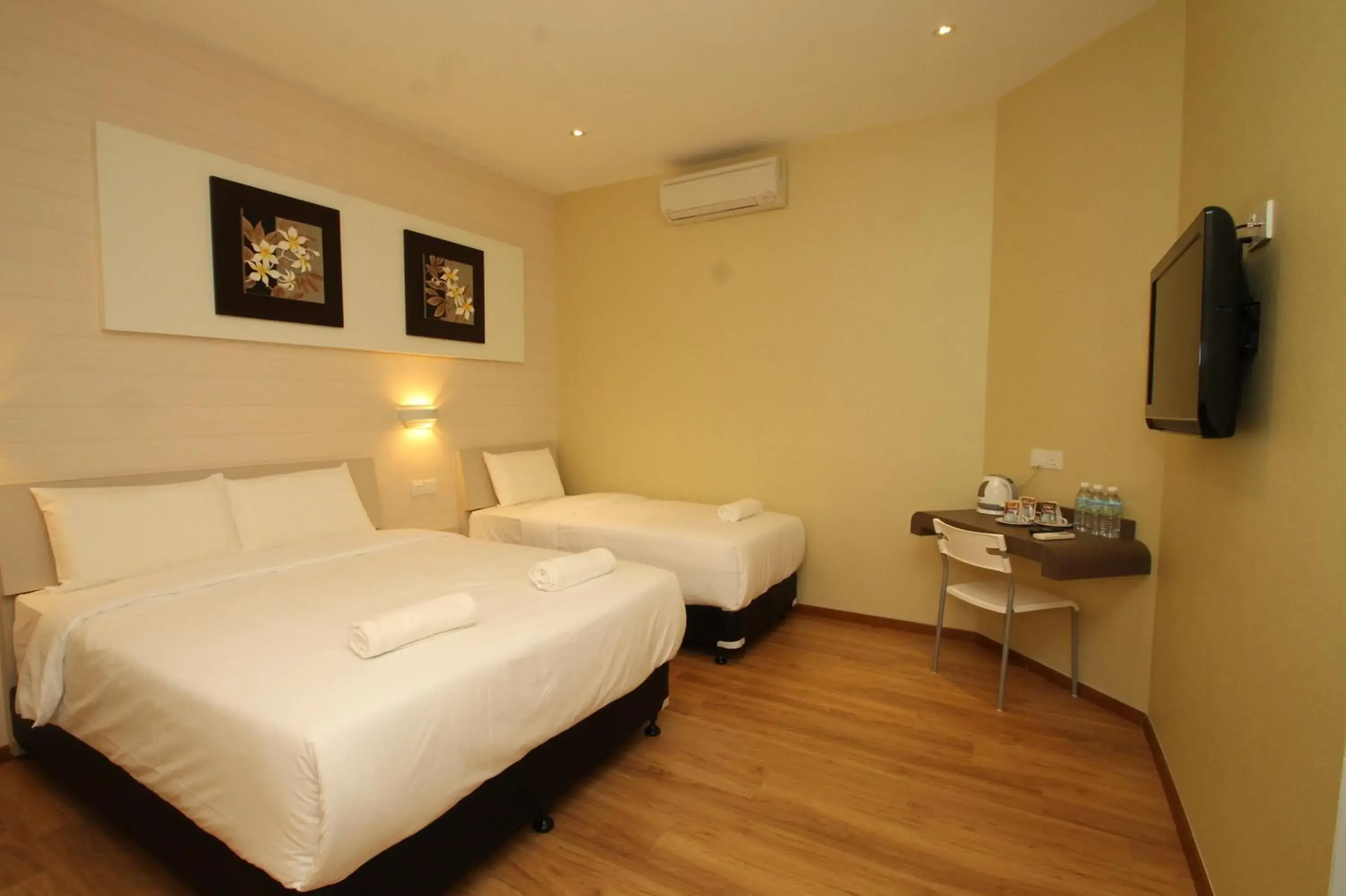 Photo of the whole room, Bed in Ipoh Boutique Hotel