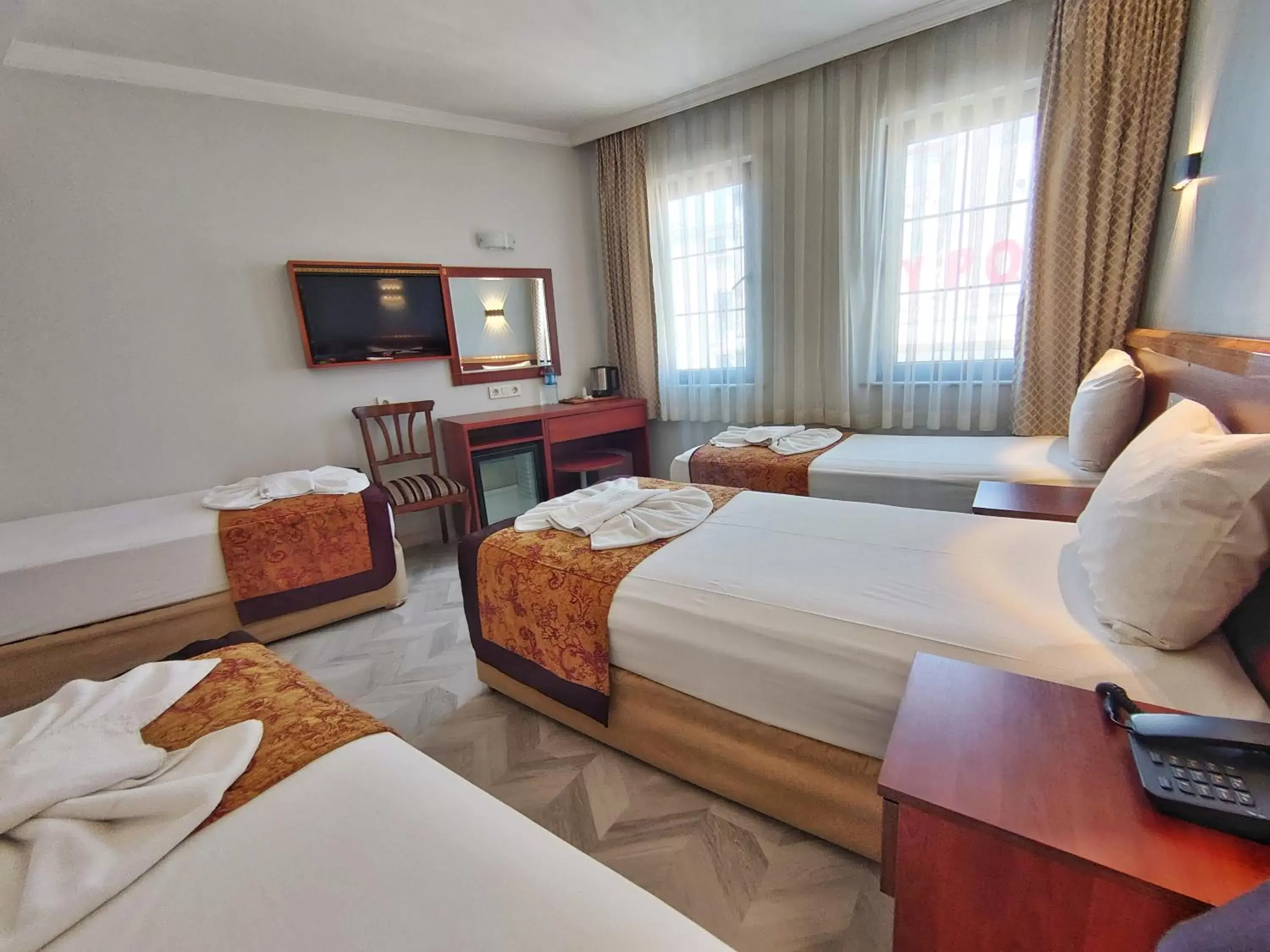 TV and multimedia, Bed in Orient Mintur Hotel
