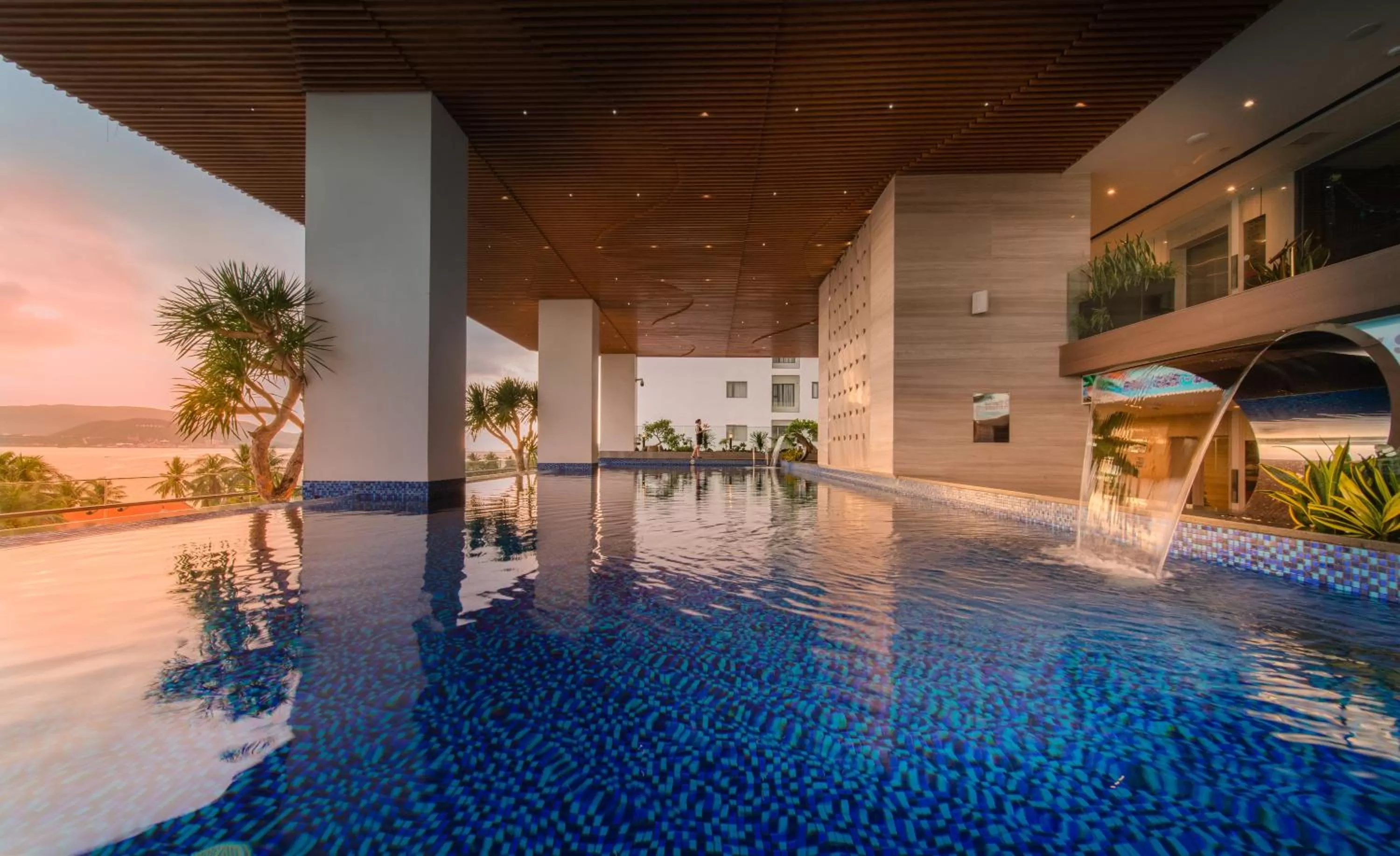 Swimming pool in Queen Ann Nha Trang Hotel