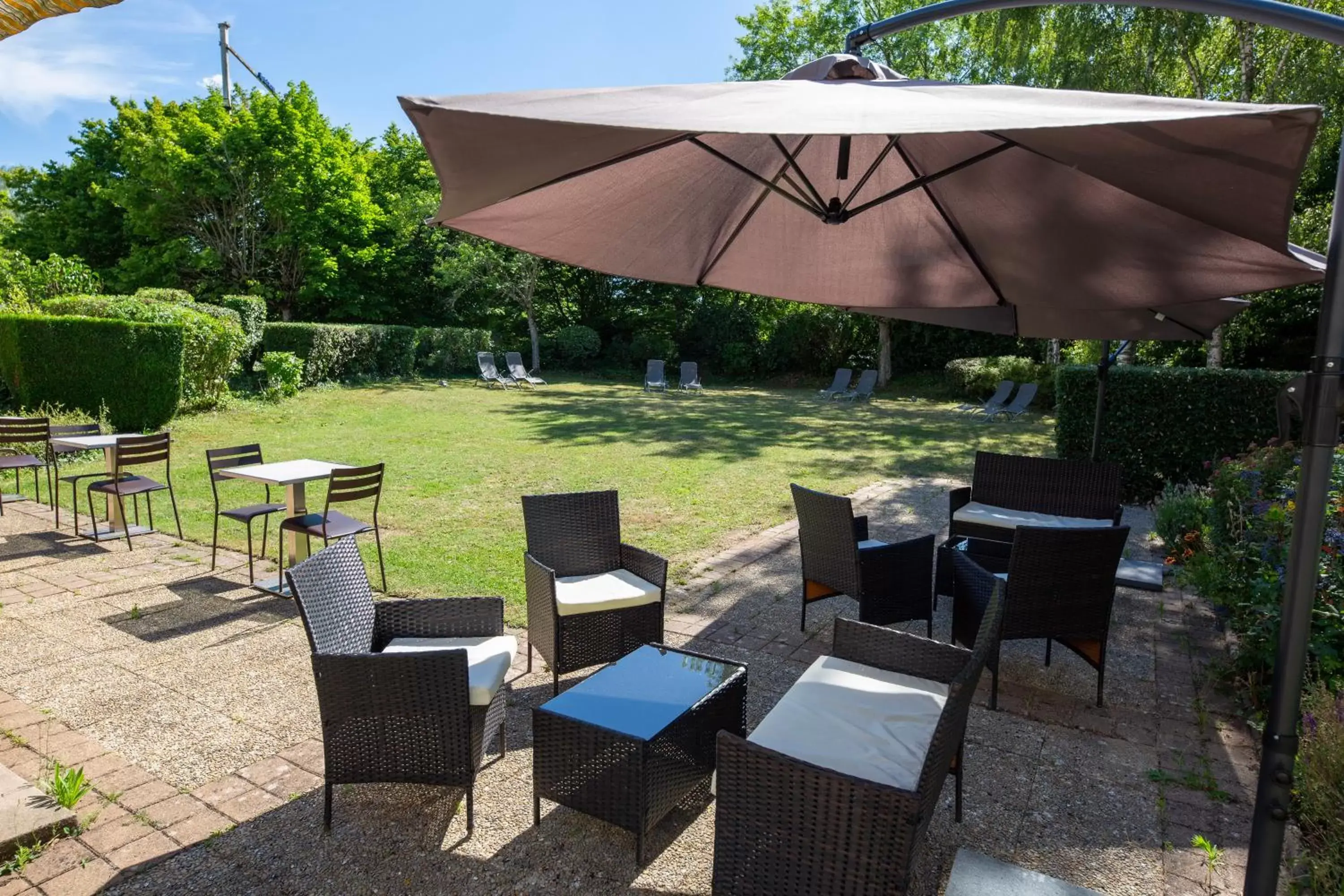 Garden, Restaurant/Places to Eat in Kyriad Blois Sud