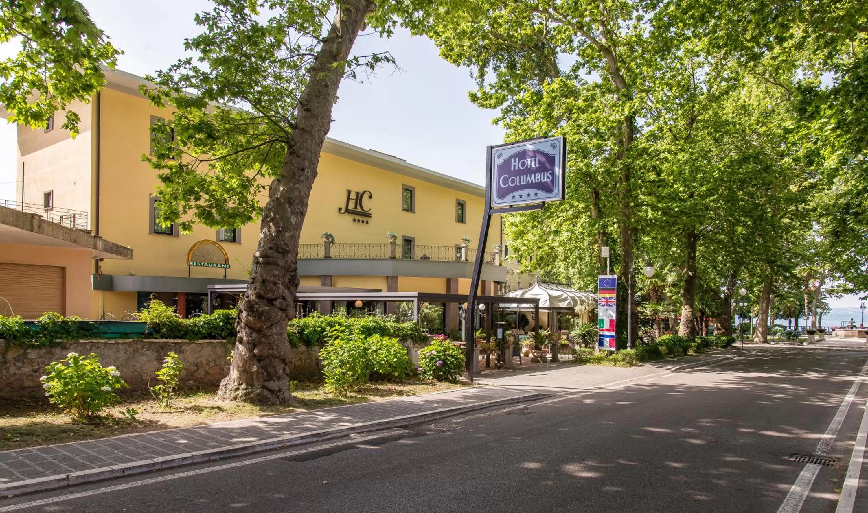 Property building in Hotel Columbus sul Lago