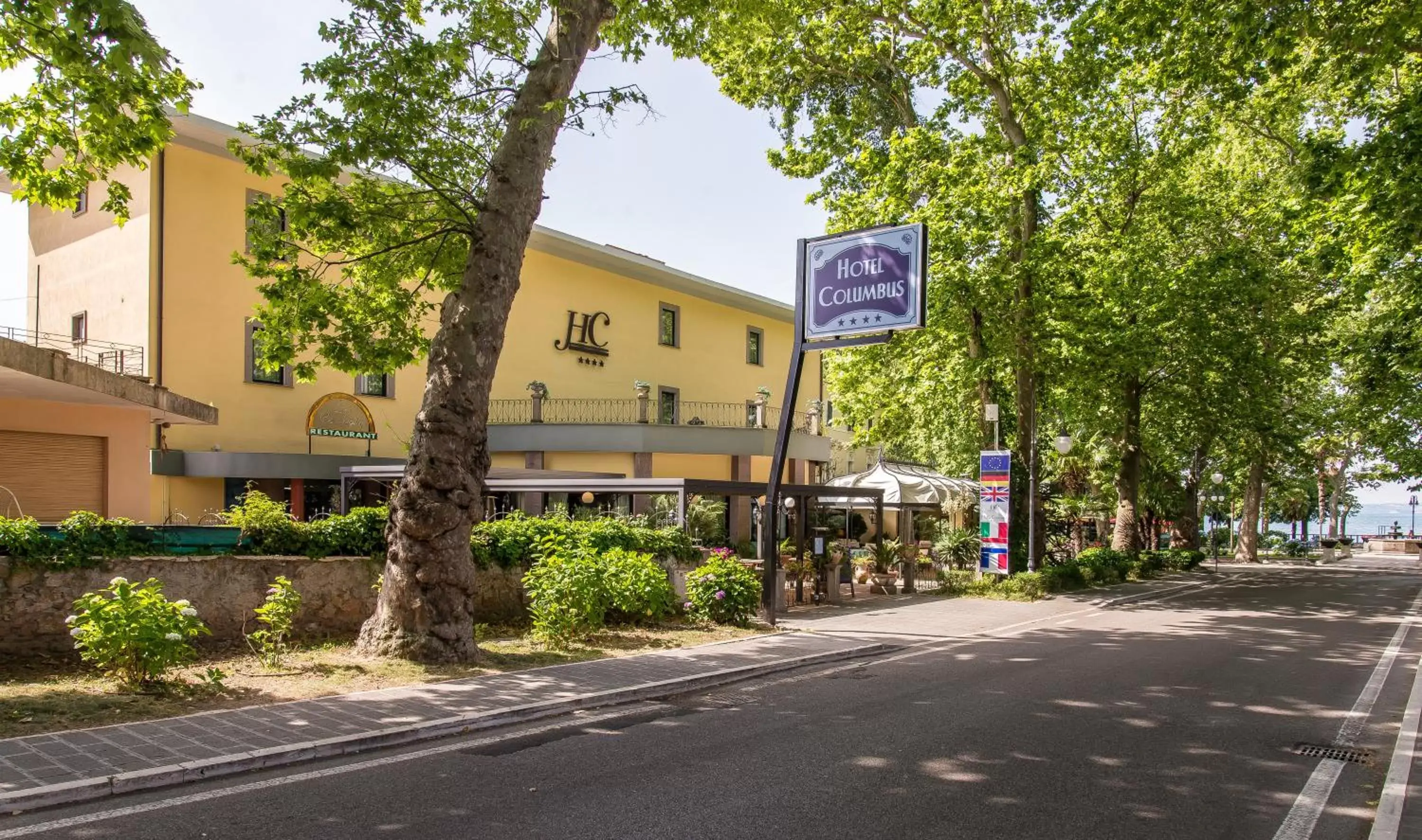 Property Building in Hotel Columbus sul Lago