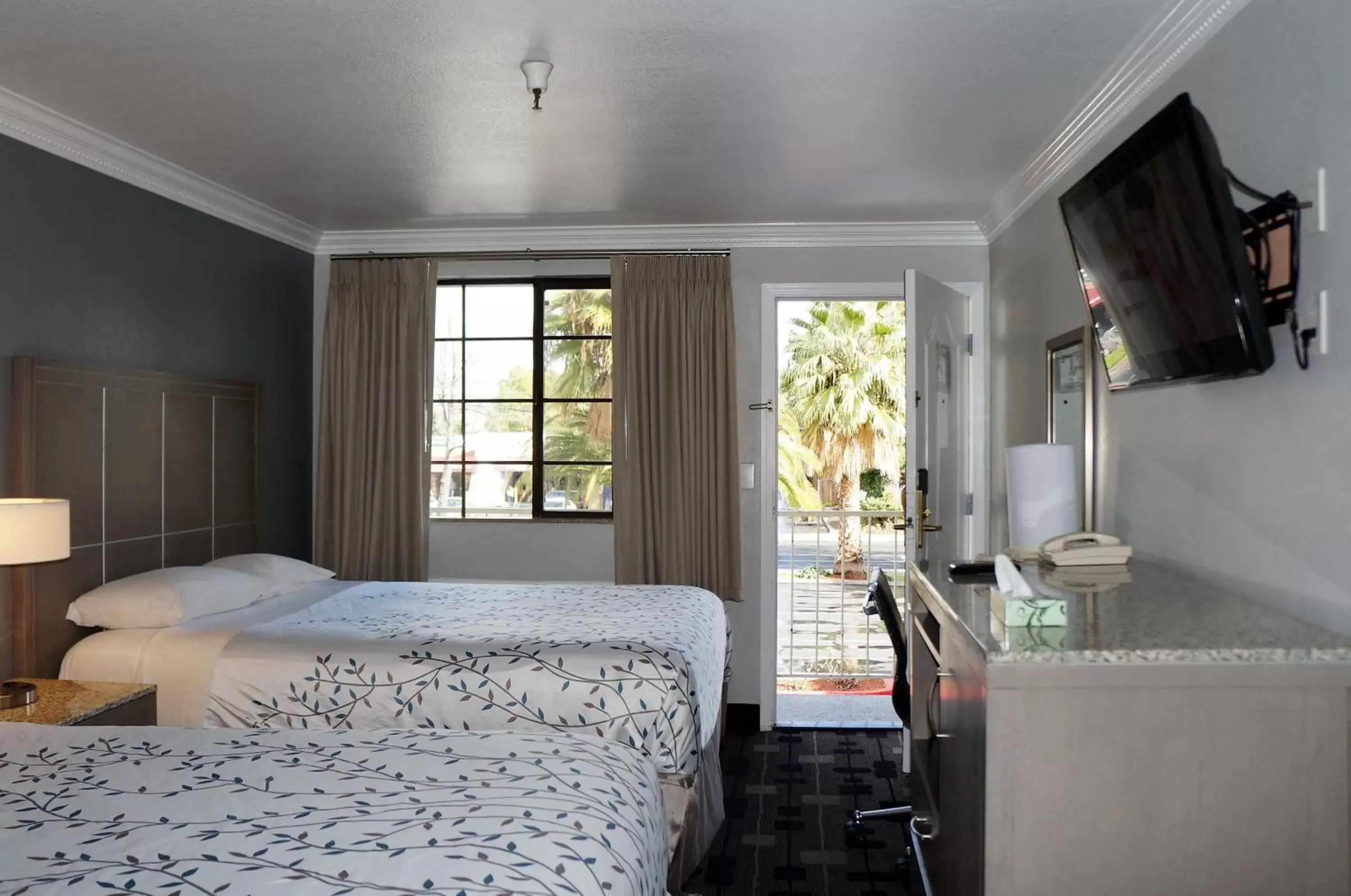 Bedroom in Americas Best Value Inn - Milpitas