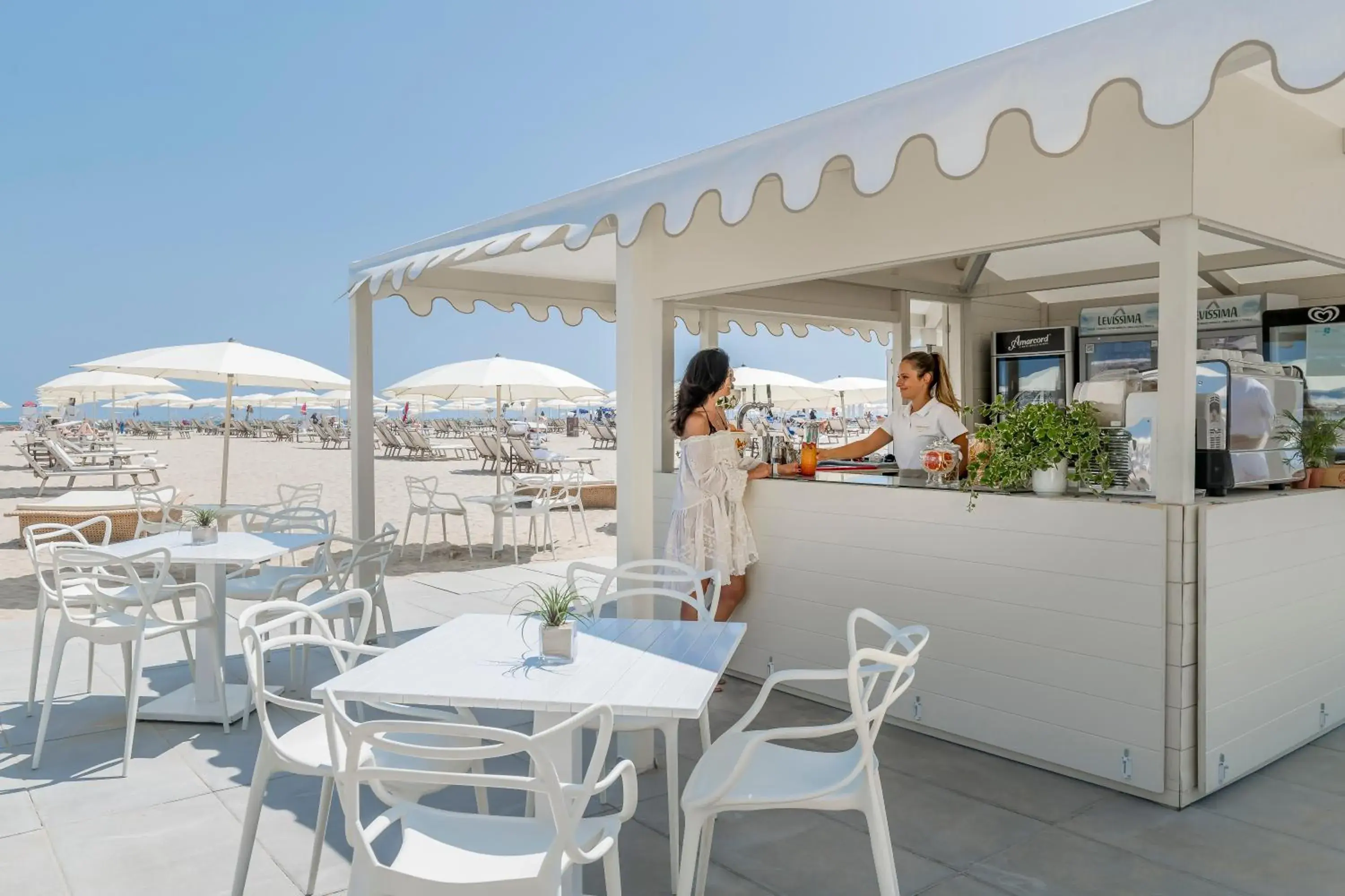 Beach, Restaurant/Places to Eat in Residenza Parco Fellini