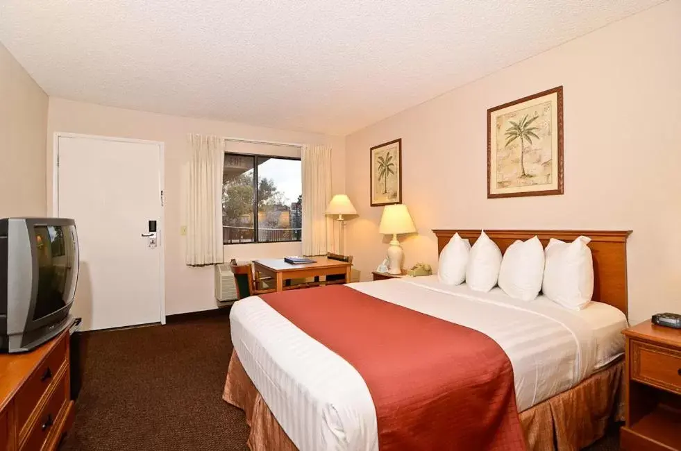 Bed in Pleasant Inn Bed in Pleasant Inn