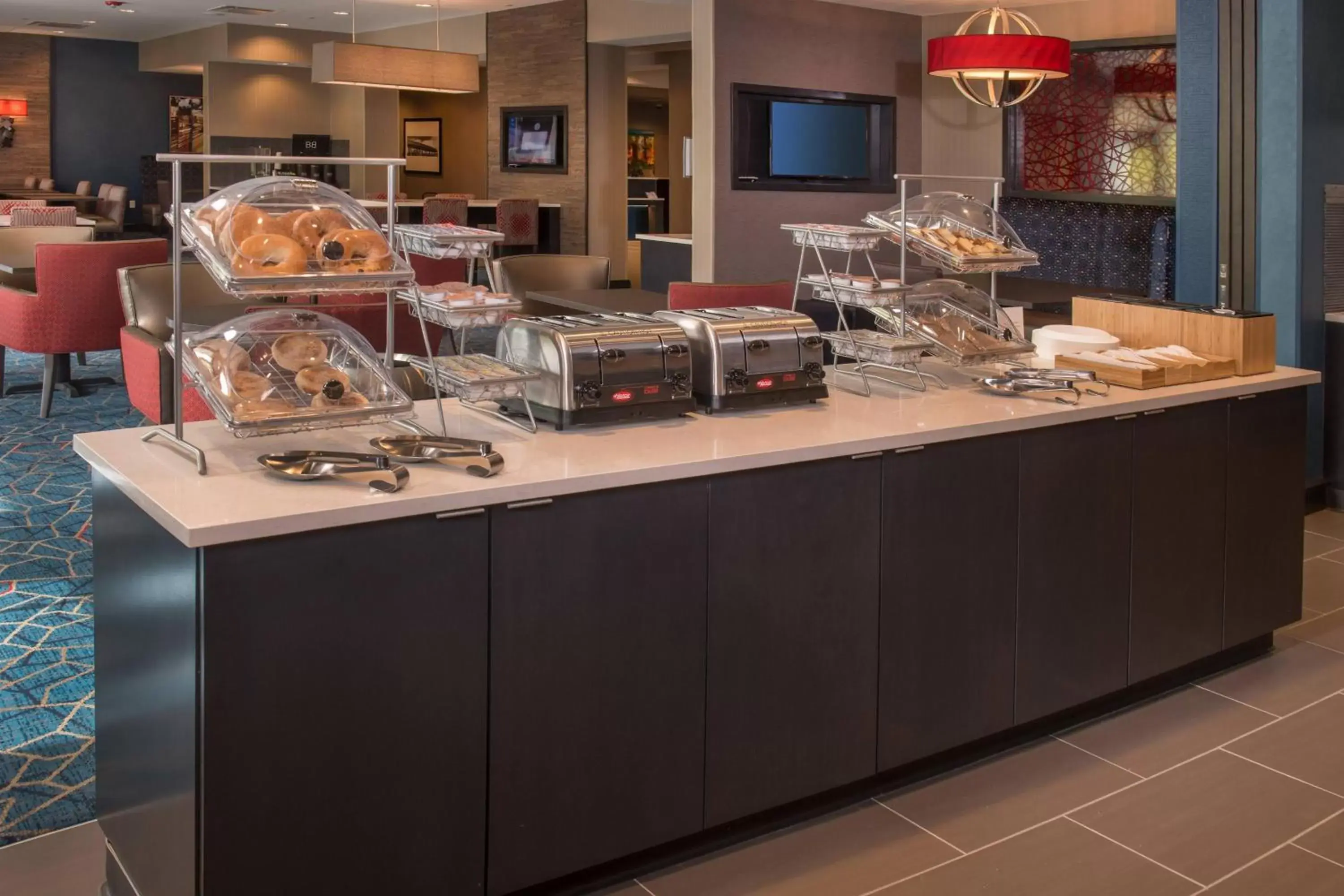 Breakfast, Restaurant/Places to Eat in Fairfield Inn & Suites by Marriott Altoona