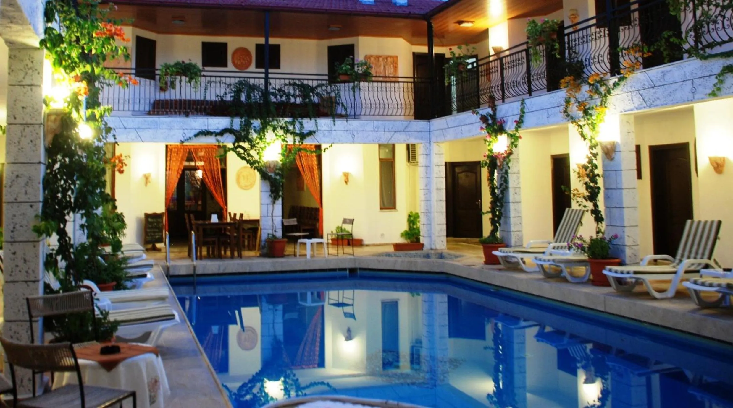 Swimming pool in Han Dalyan Hotel