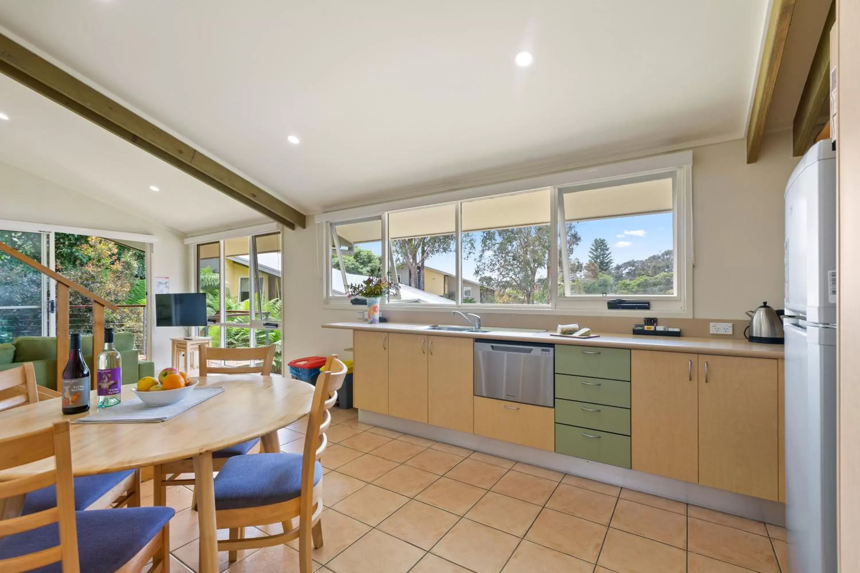 Kitchen/Kitchenette in Tathra Beach House Holiday Apartments