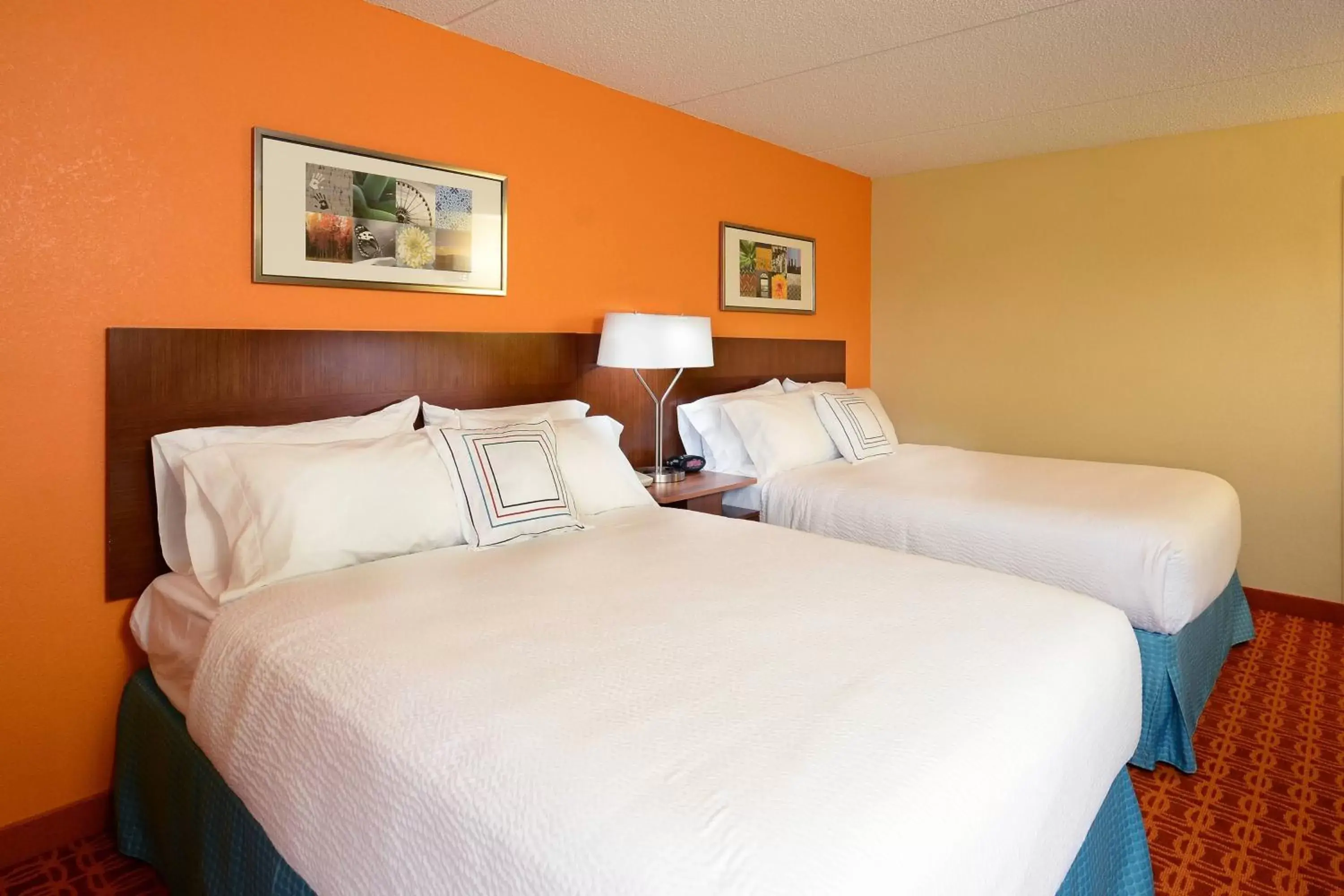 Photo of the whole room, Bed in Fairfield Inn and Suites by Marriott Winston Salem/Hanes