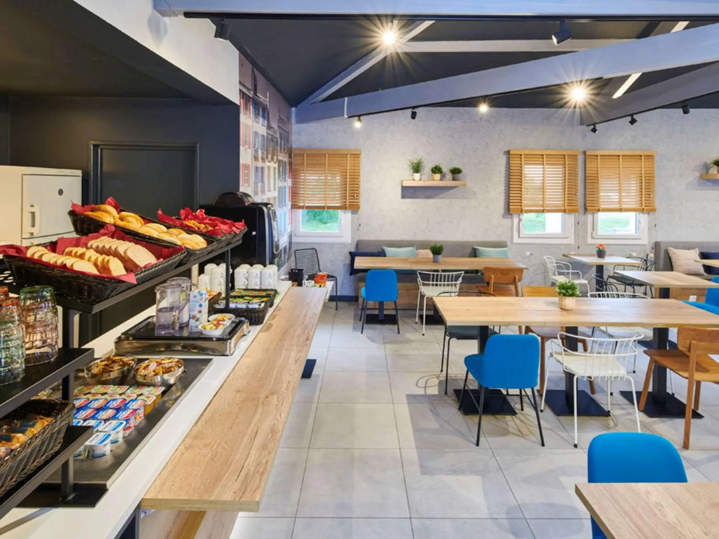Restaurant/places to eat in ibis budget Bayonne Restaurant/places to eat in ibis budget Bayonne