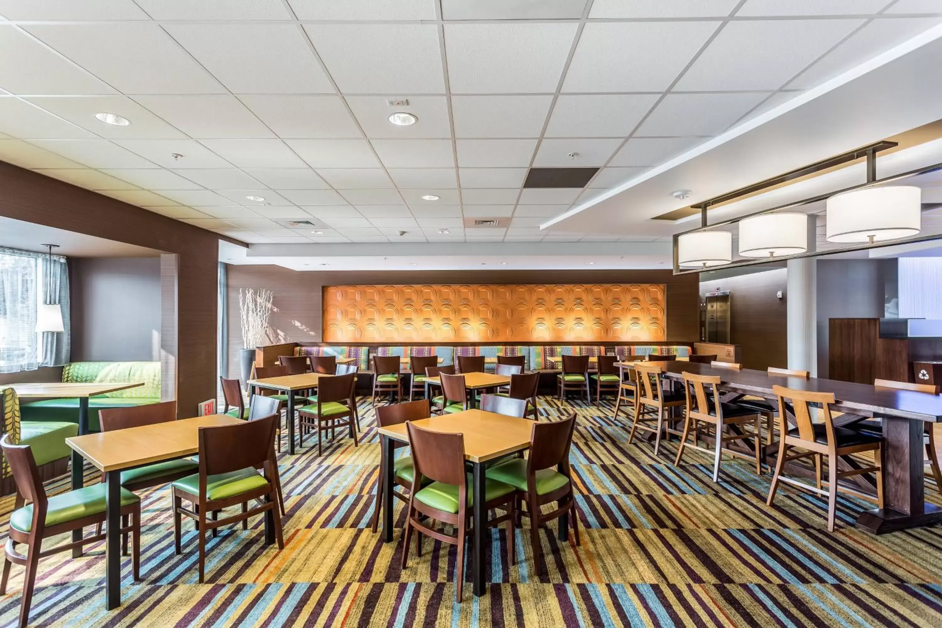 Breakfast, Restaurant/Places to Eat in Fairfield Inn & Suites by Marriott Butte