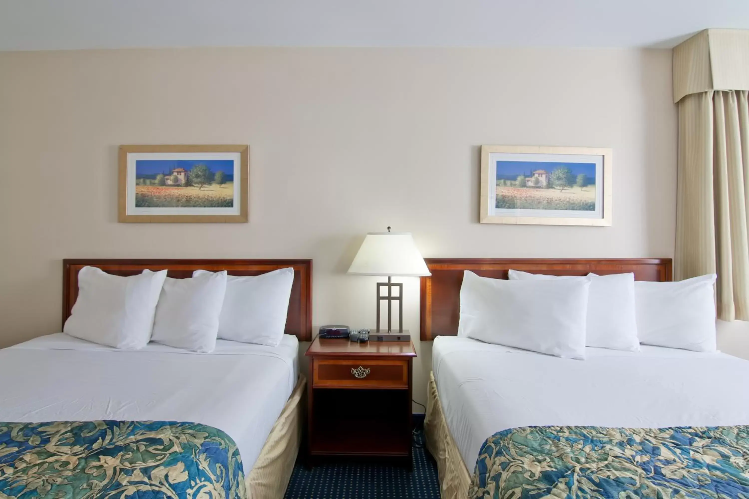 Queen Room - Mobility Access/Non-Smoking in Travelodge by Wyndham Trenton