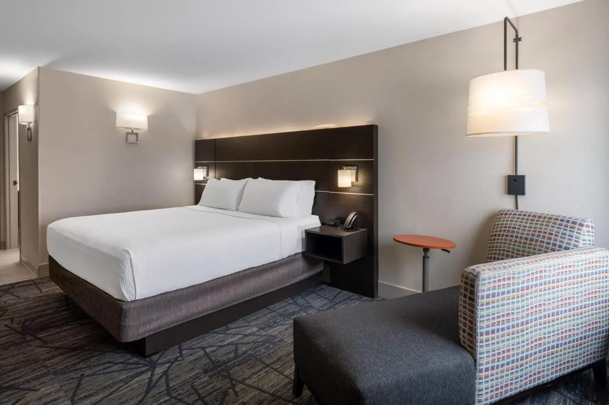 Photo of the whole room, Bed in Holiday Inn Express Corydon, an IHG Hotel